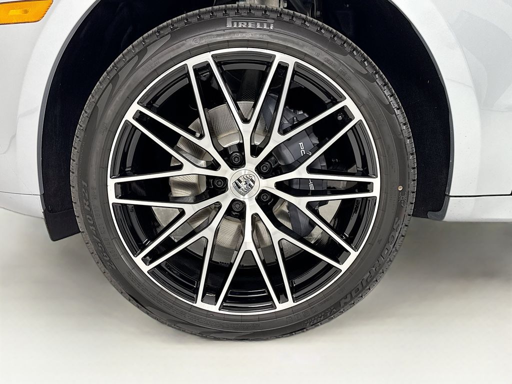 2026 Porsche Macan T - Photo 34