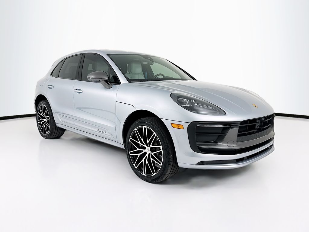 2026 Porsche Macan T - Photo 7