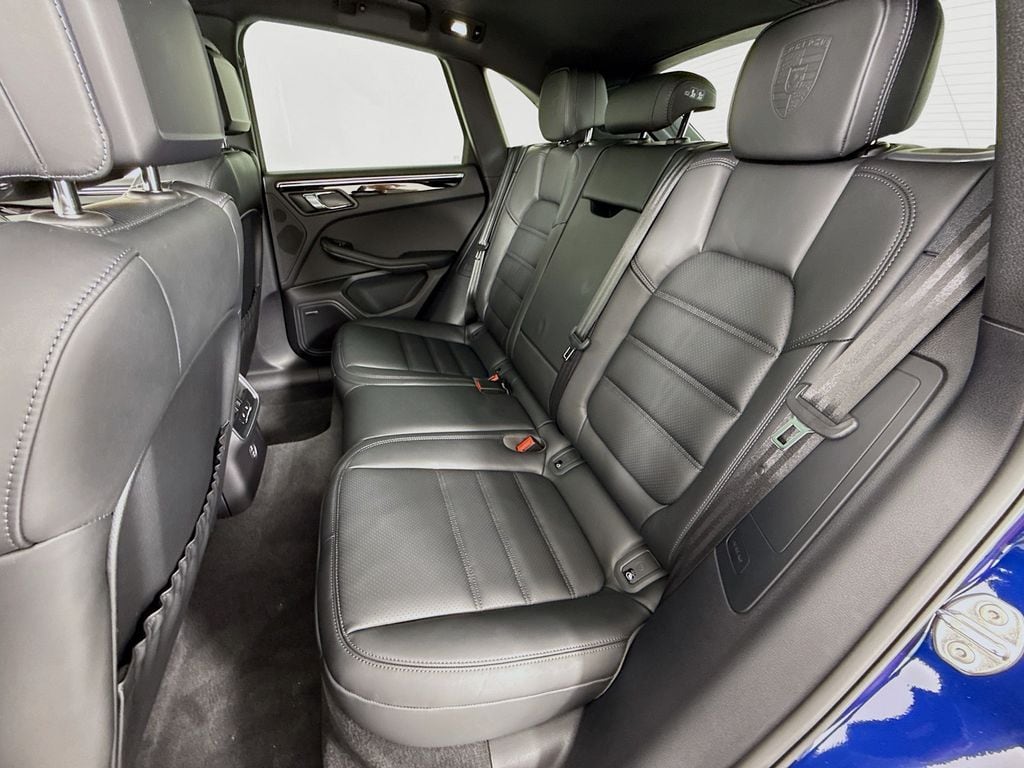 2026 Porsche Macan T - Photo 24