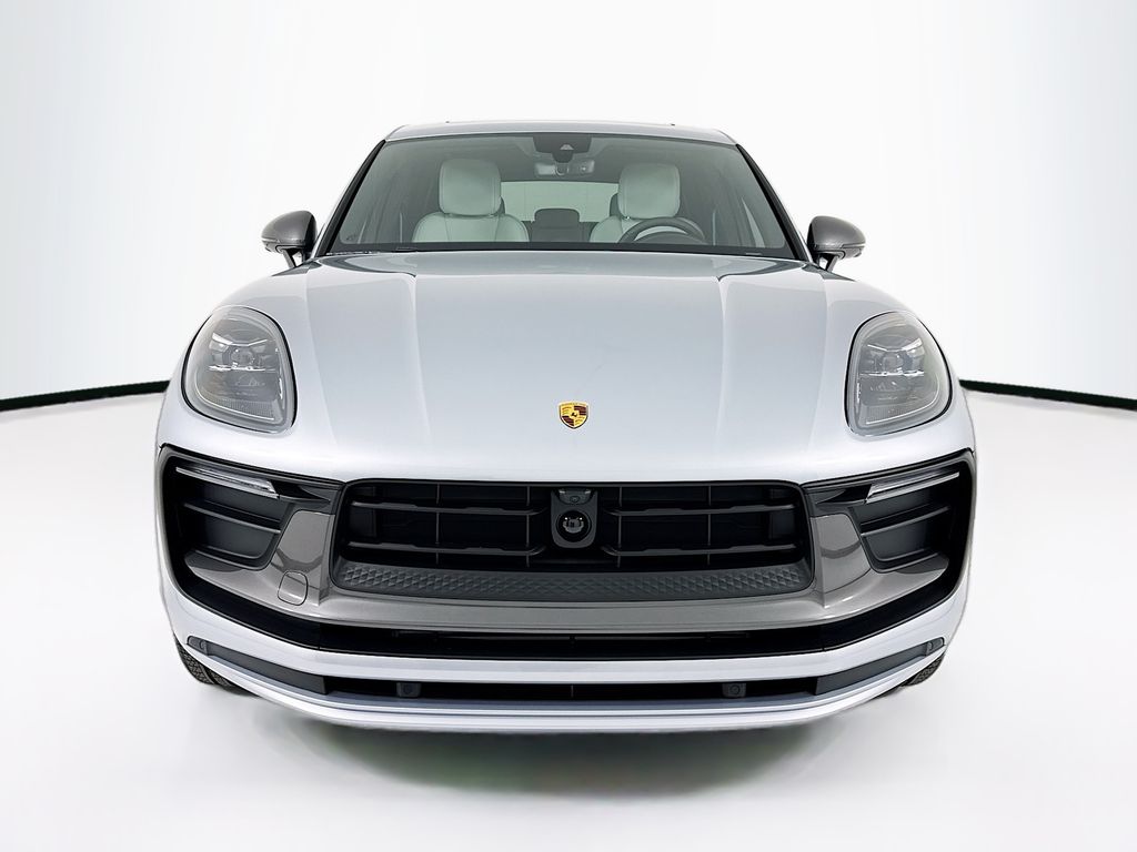 2026 Porsche Macan T - Photo 6