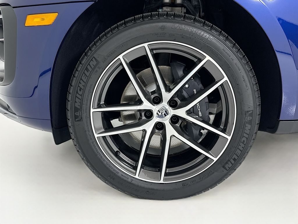2026 Porsche Macan T - Photo 33