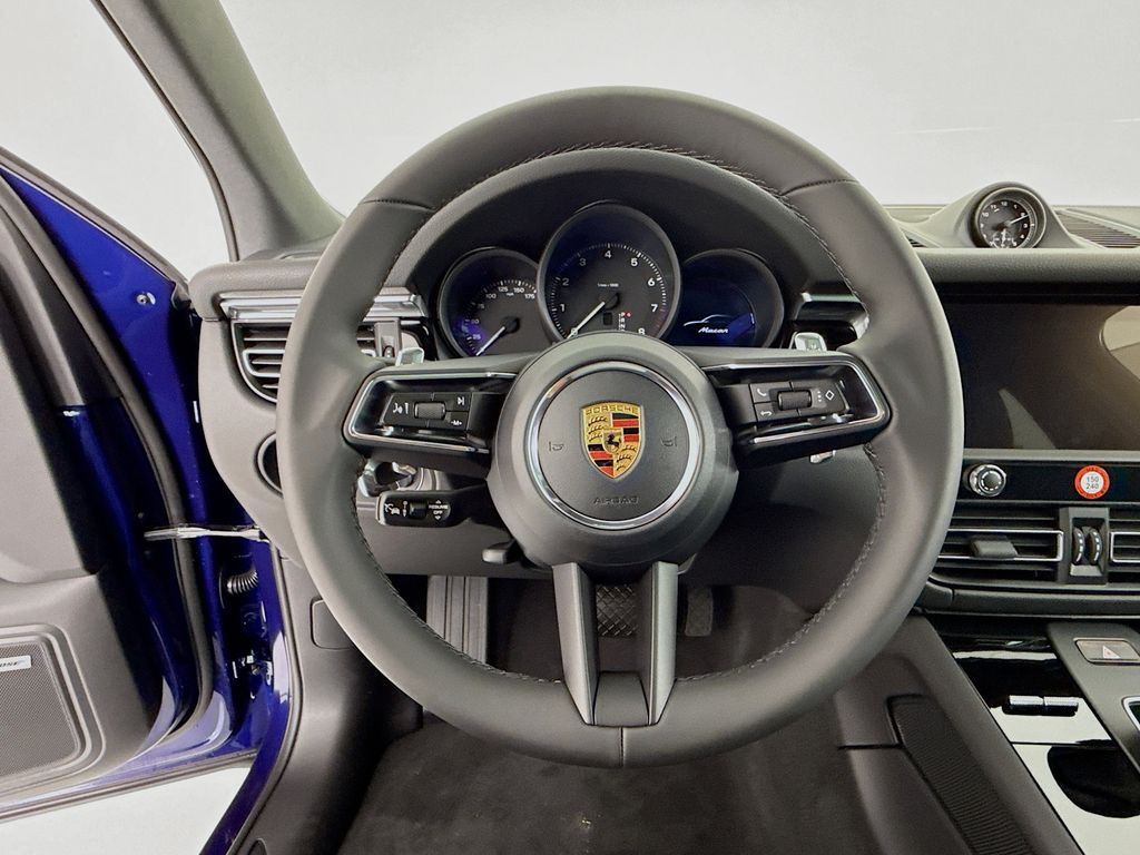 2026 Porsche Macan T - Photo 15