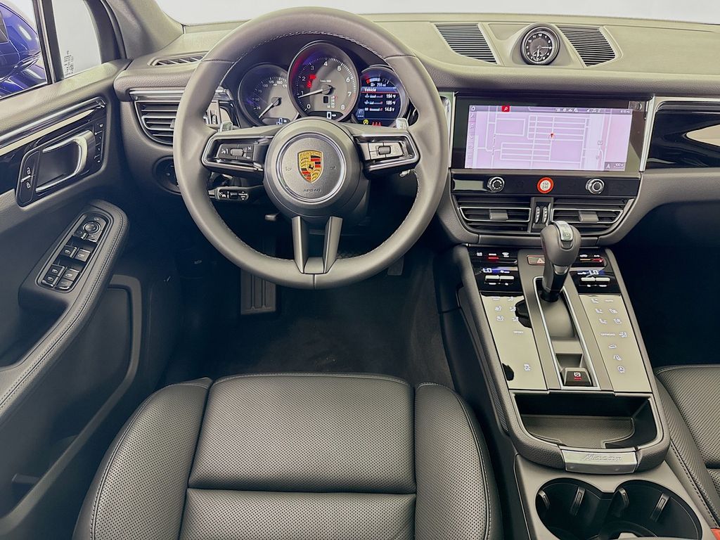 2026 Porsche Macan T - Photo 25