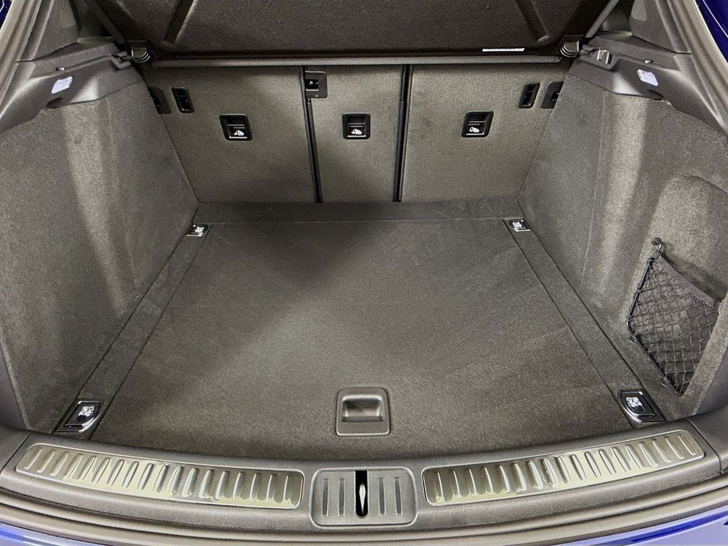 2026 Porsche Macan T - Photo 28