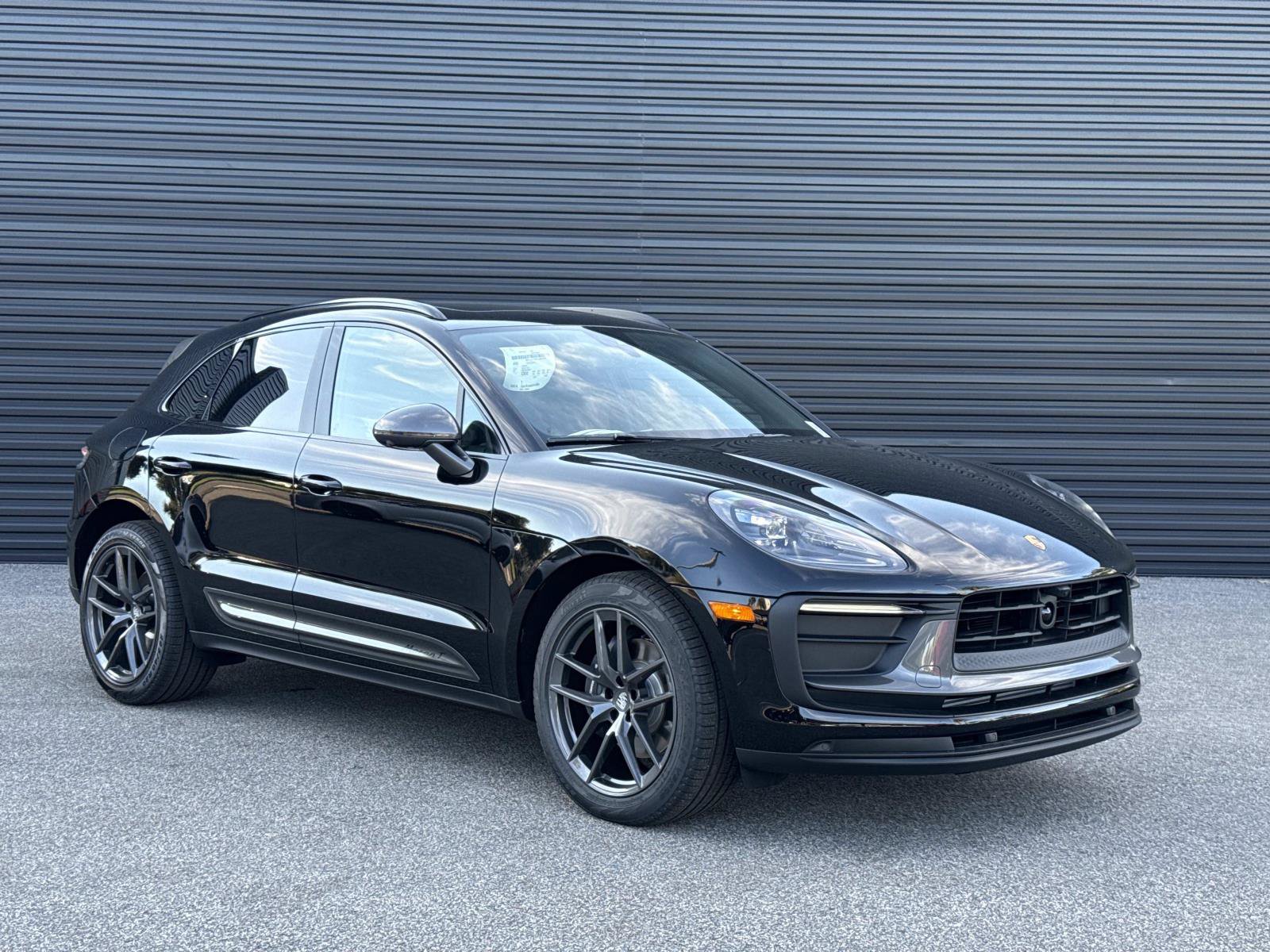 2026 Porsche Macan T - Photo 7