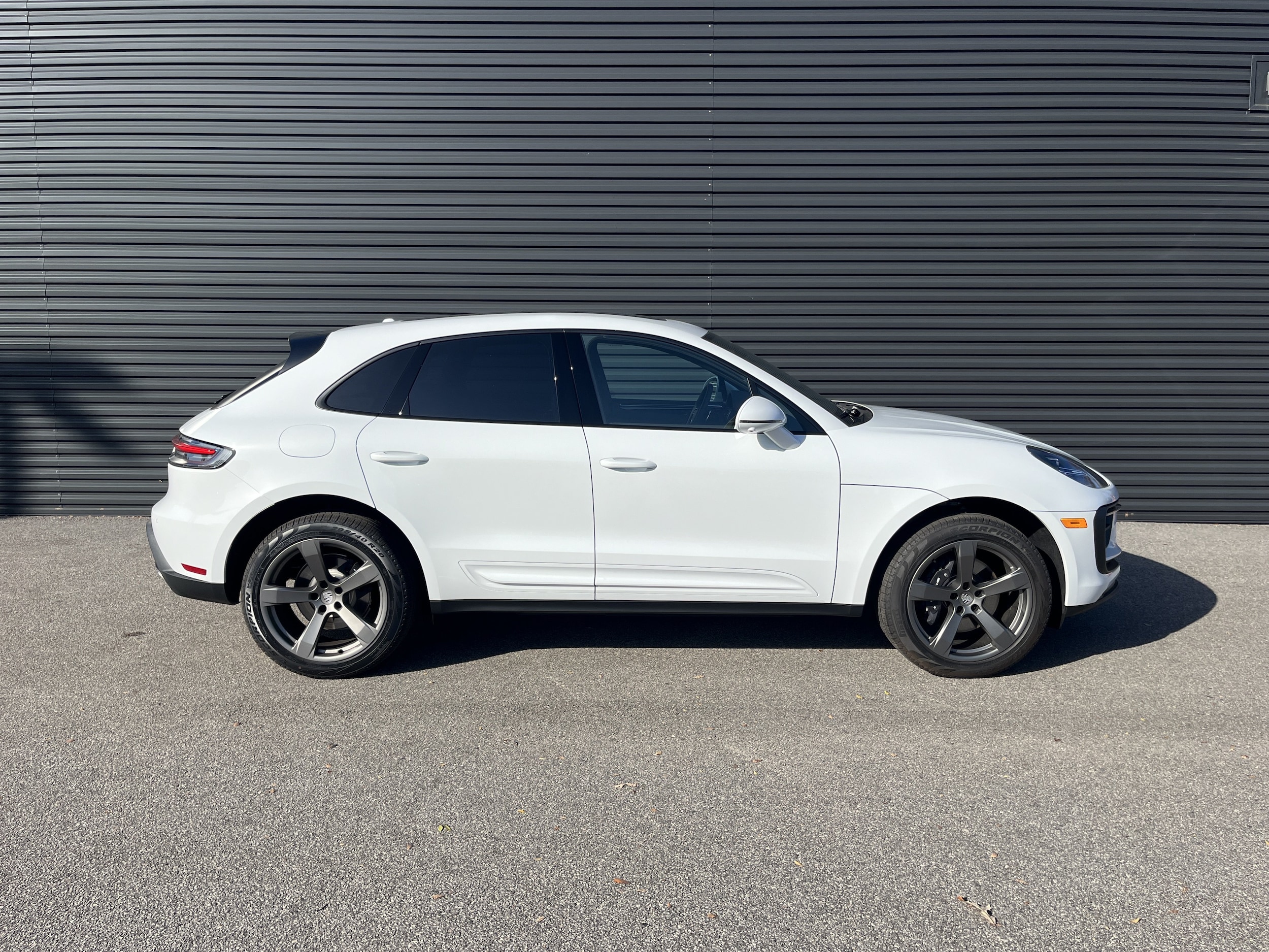 2026 Porsche Macan Base - Photo 8
