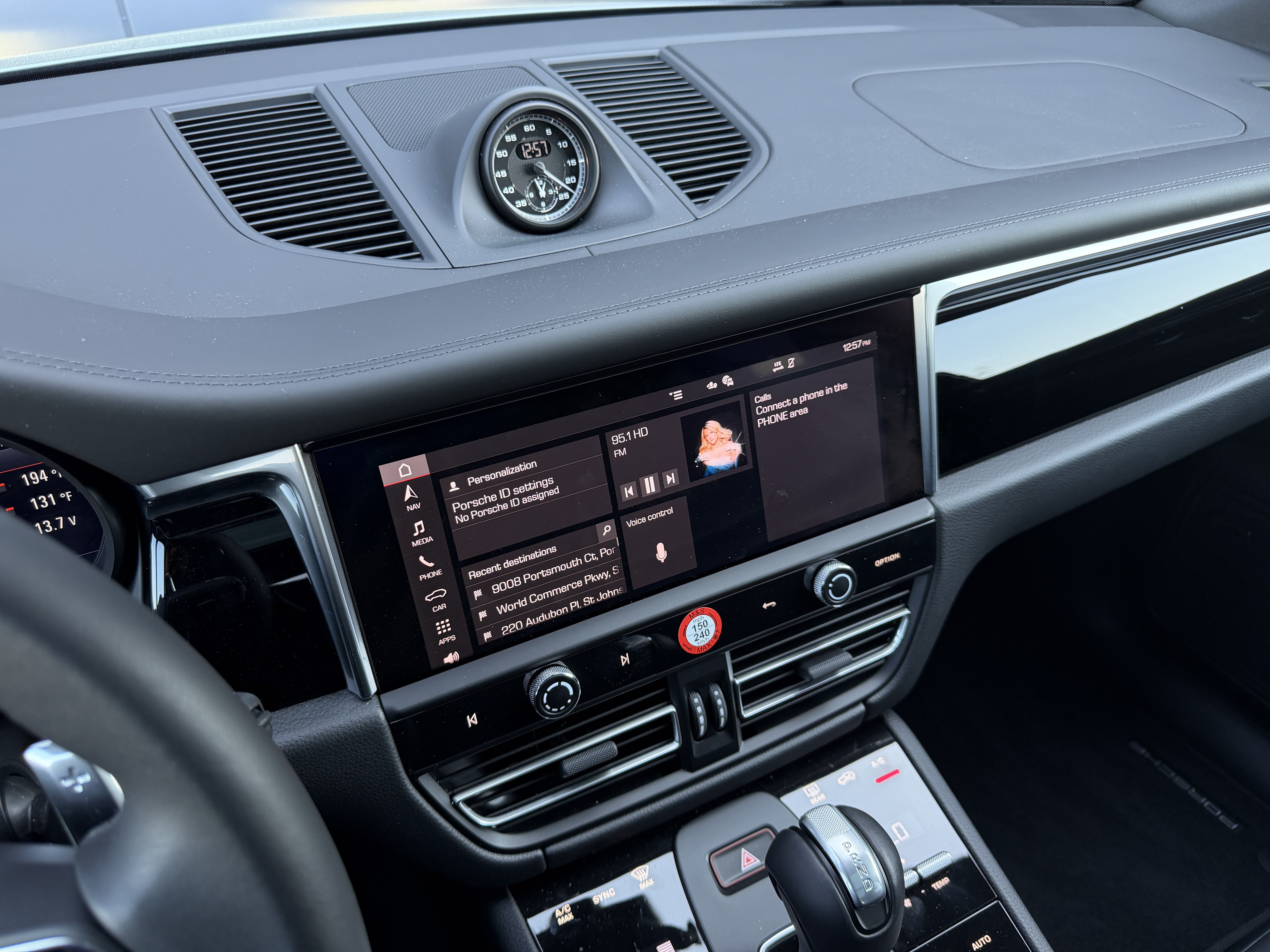 2026 Porsche Macan Base - Photo 24
