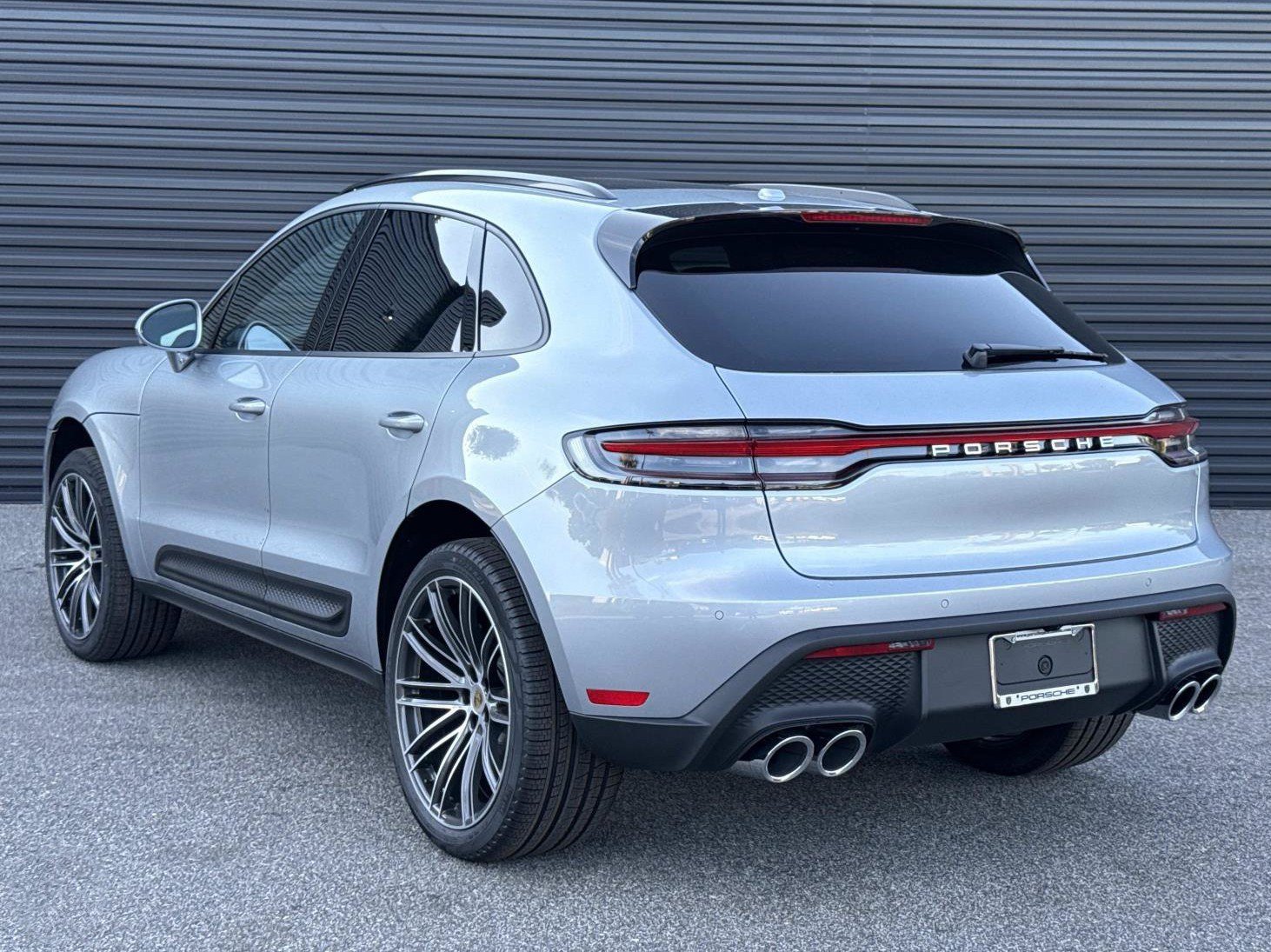 2026 Porsche Macan Base - Photo 3