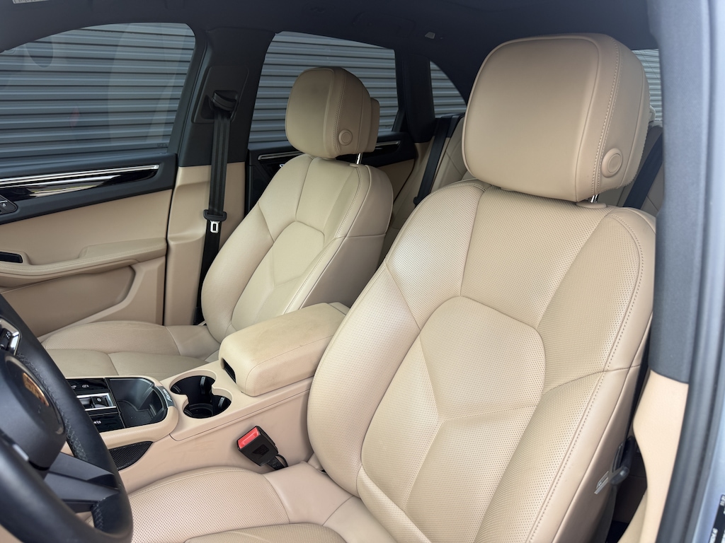 Certified 2022 Porsche Macan SUV