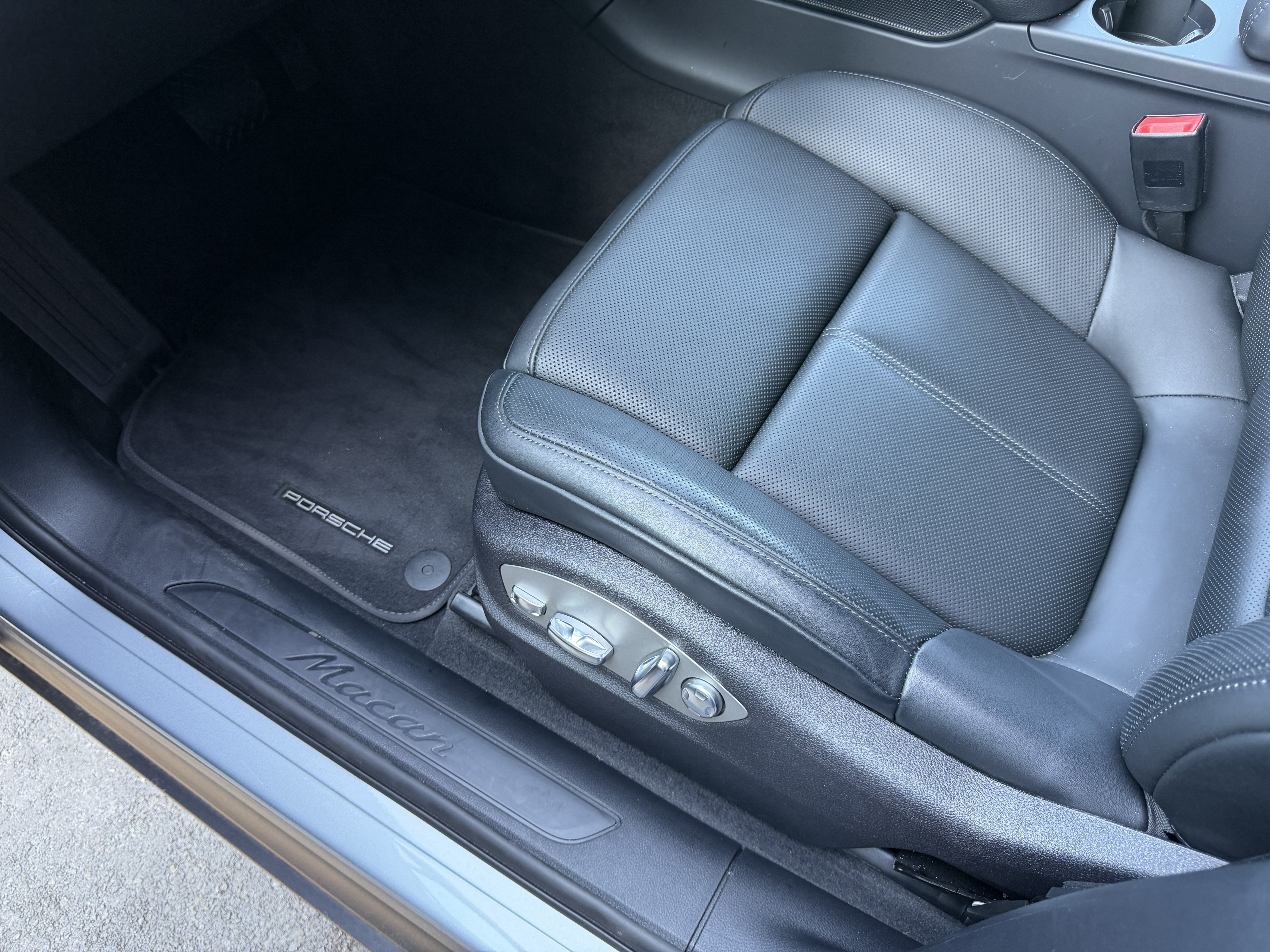 2026 Porsche Macan Base - Photo 30