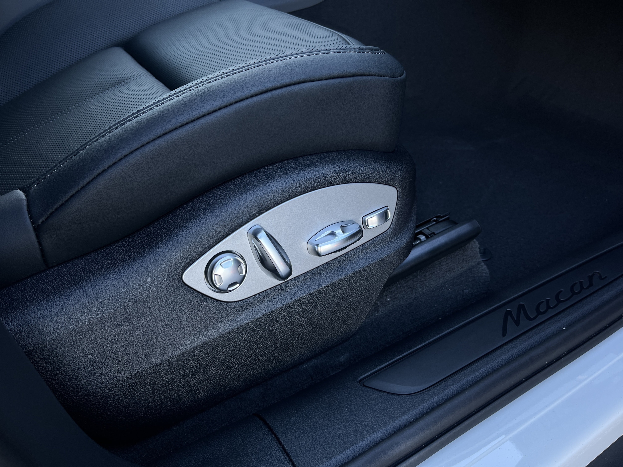 2026 Porsche Macan Base - Photo 30