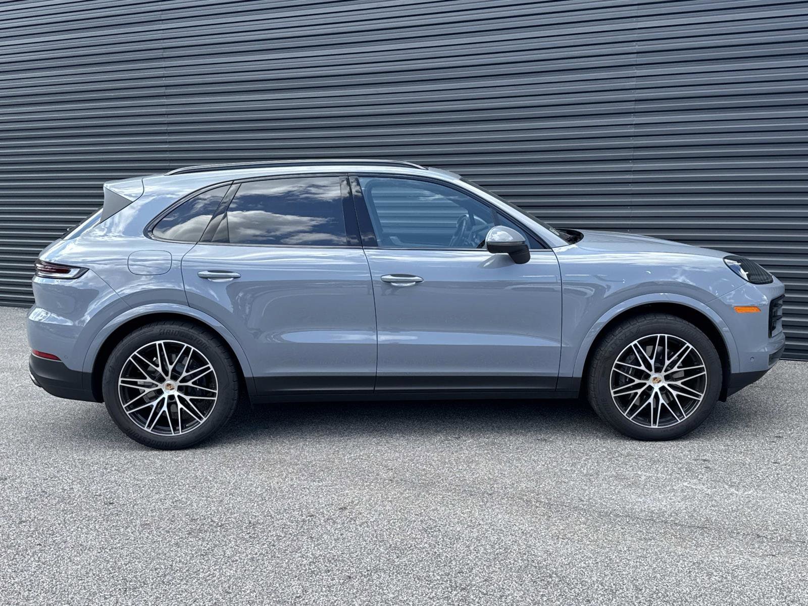 2025 Porsche Cayenne Base - Photo 9