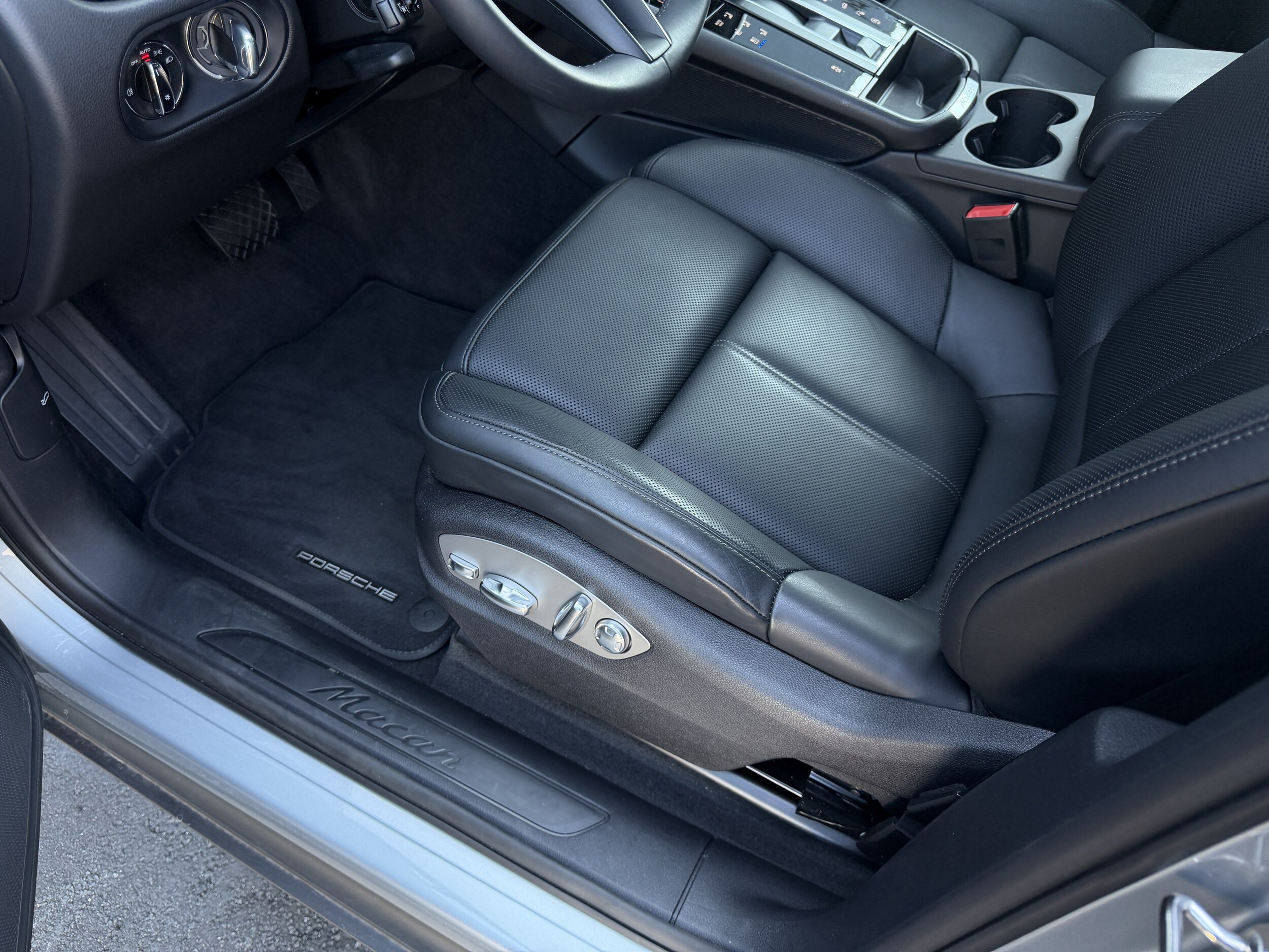 2026 Porsche Macan Base - Photo 29