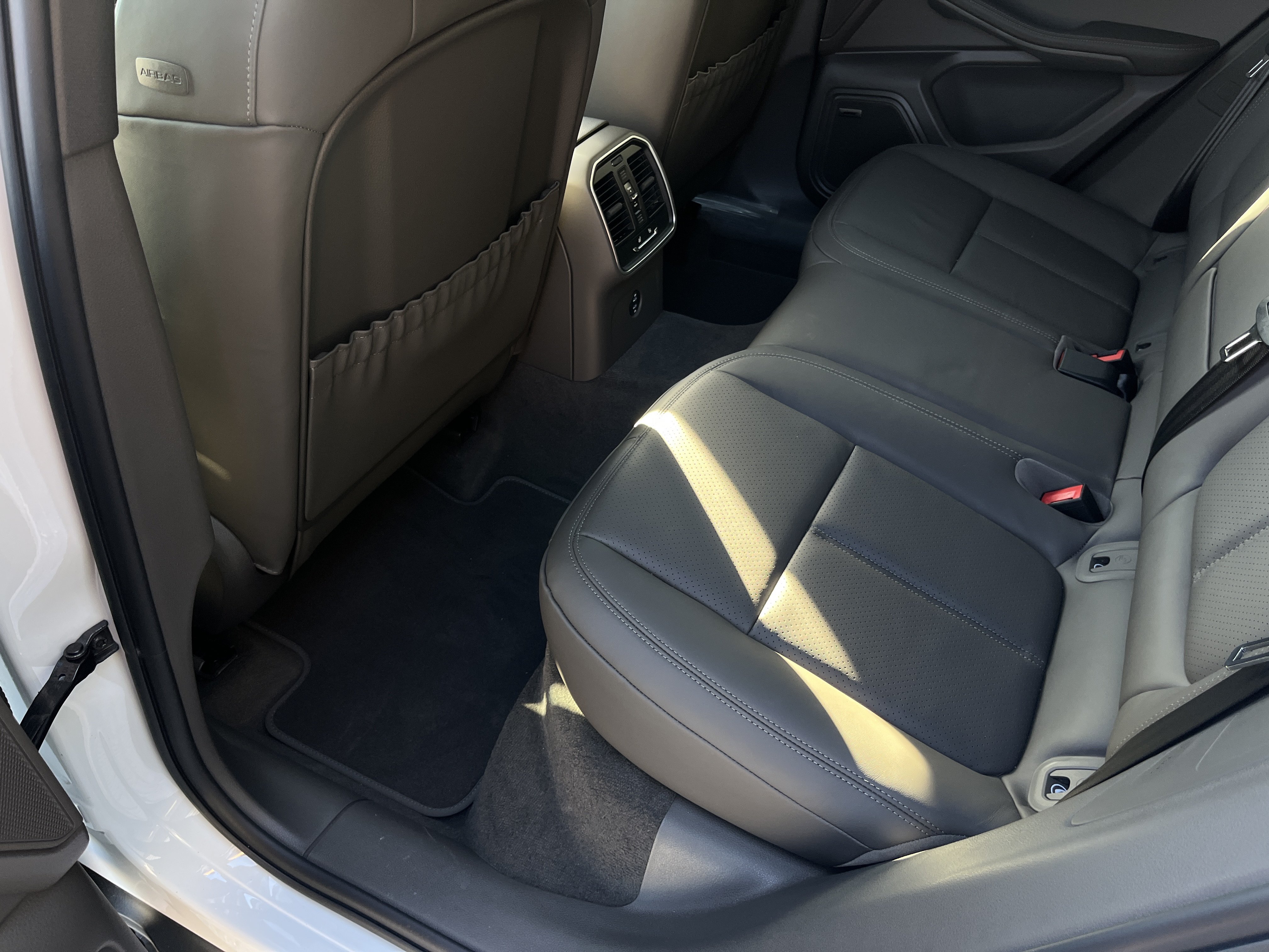 2026 Porsche Macan Base - Photo 17