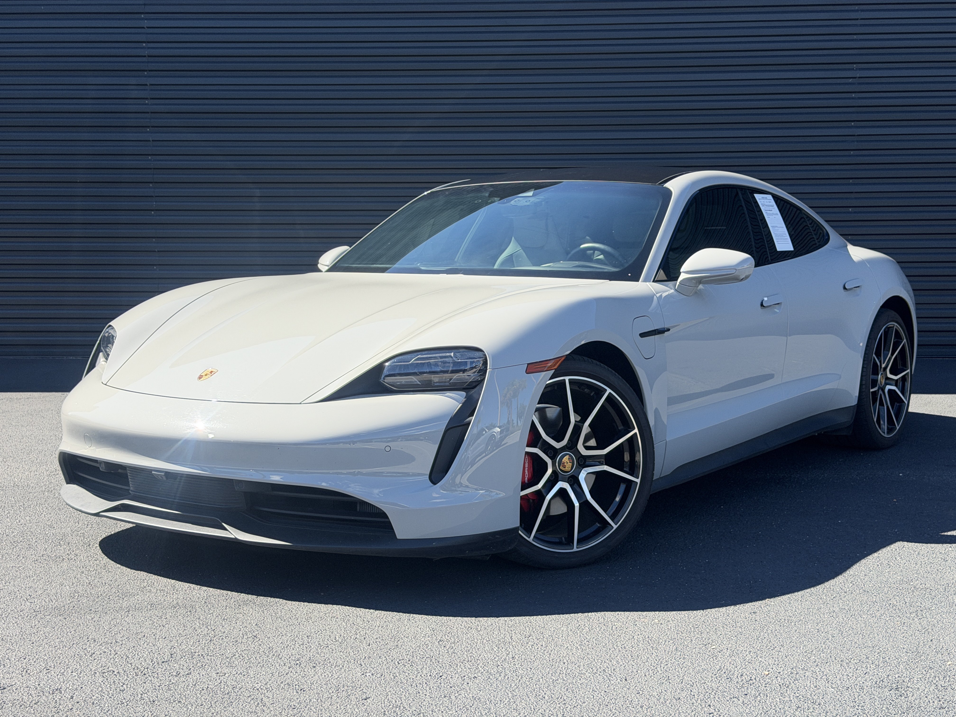  Porsche Taycan