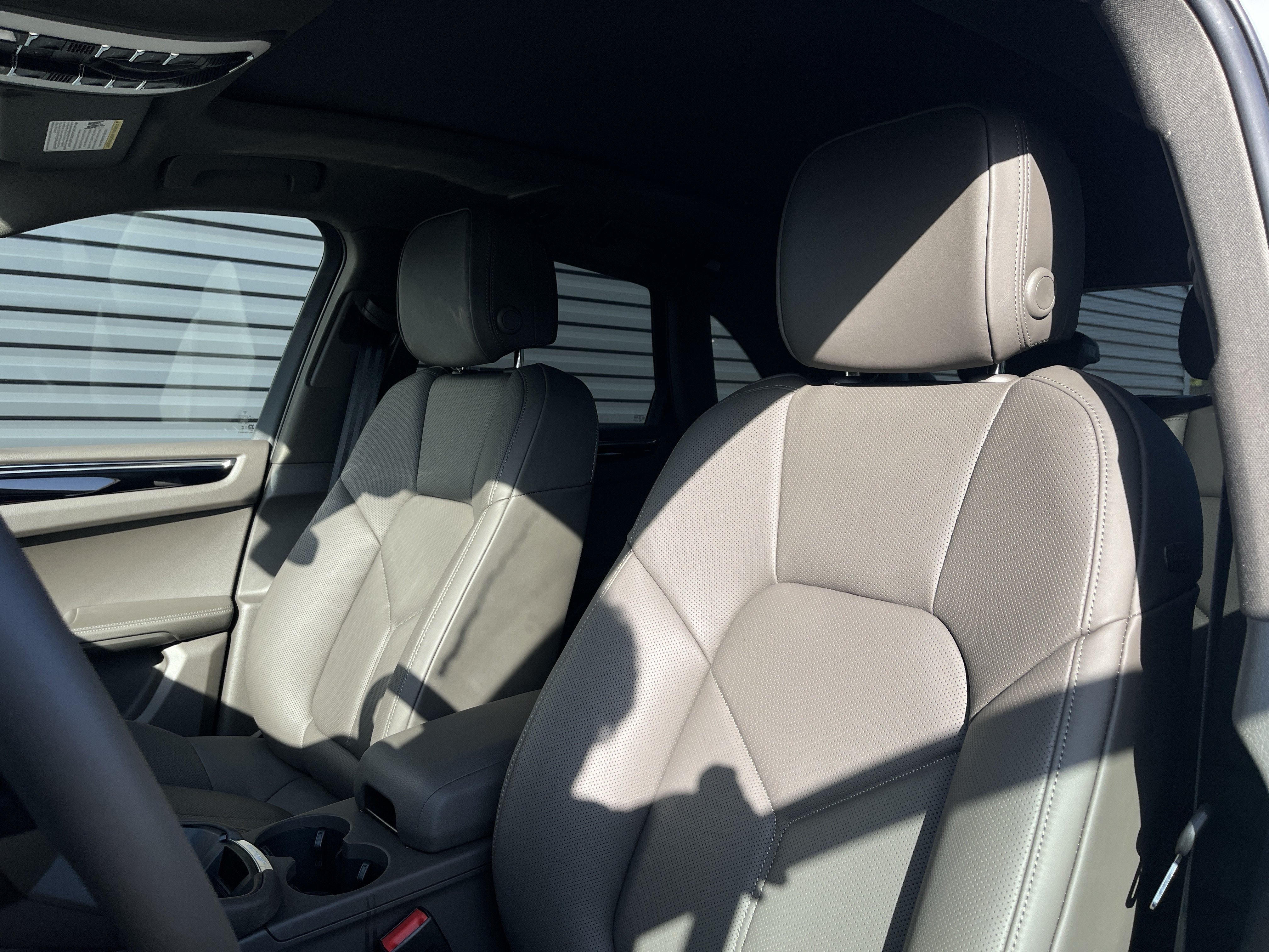 2026 Porsche Macan Base - Photo 5
