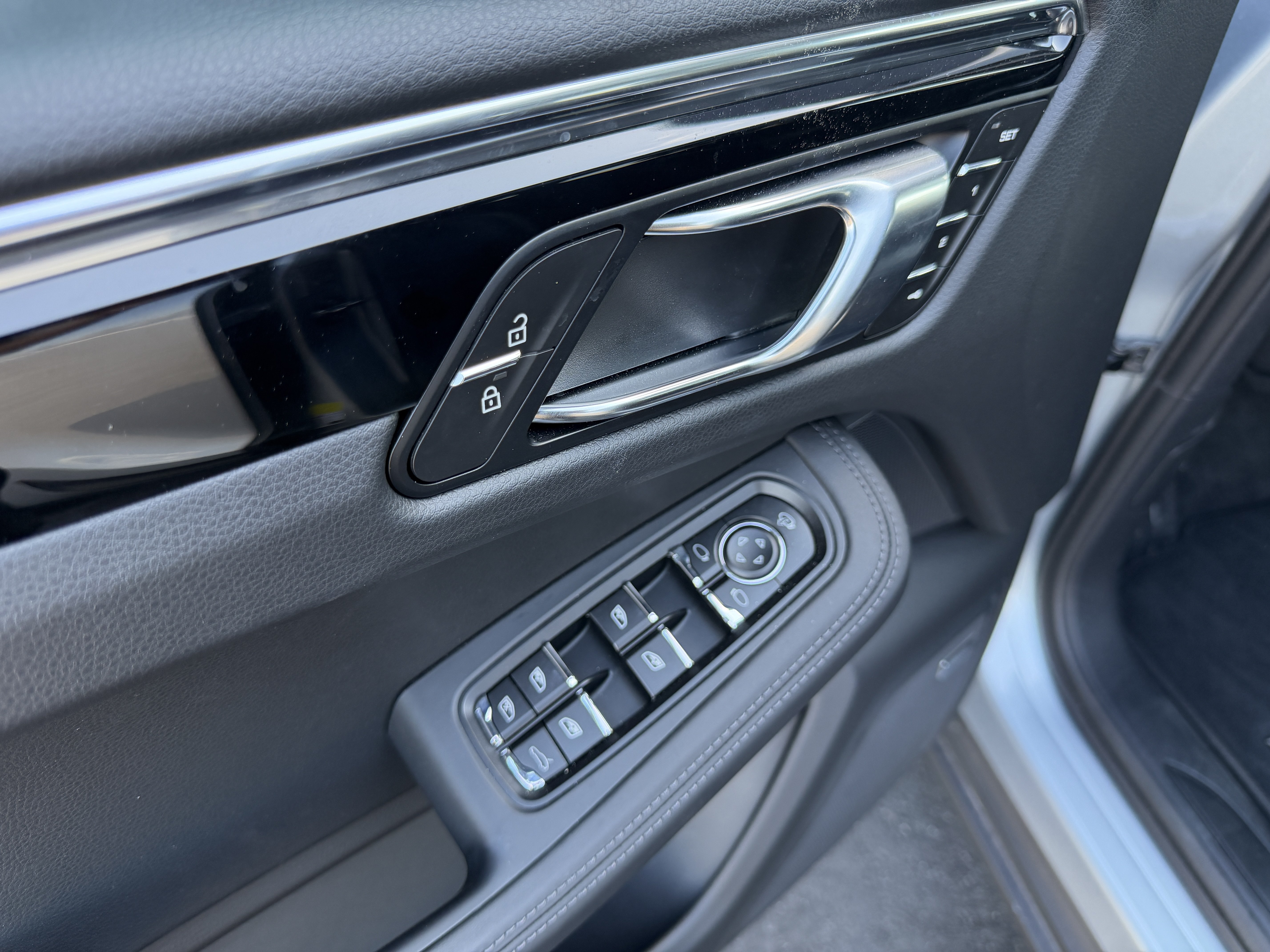 2026 Porsche Macan Base - Photo 15