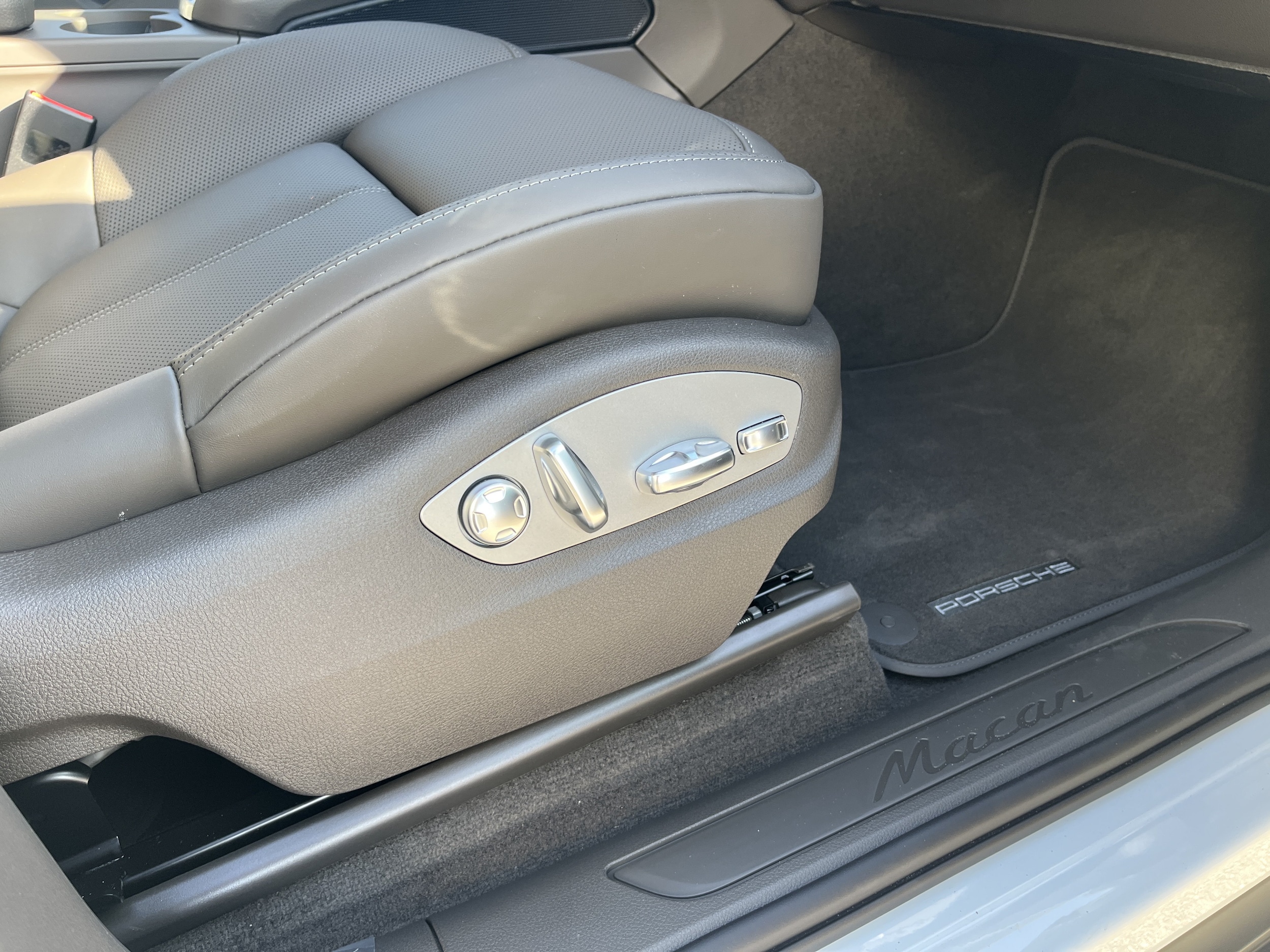 2026 Porsche Macan Base - Photo 22