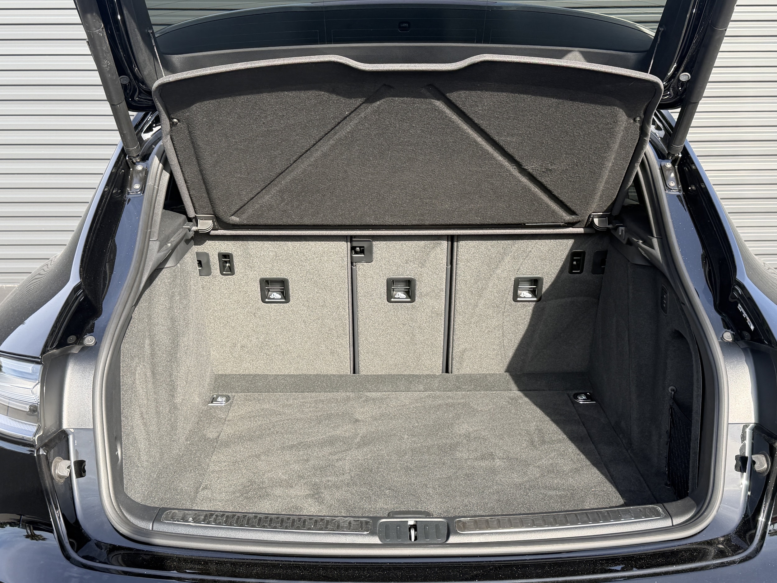 2026 Porsche Macan T - Photo 14