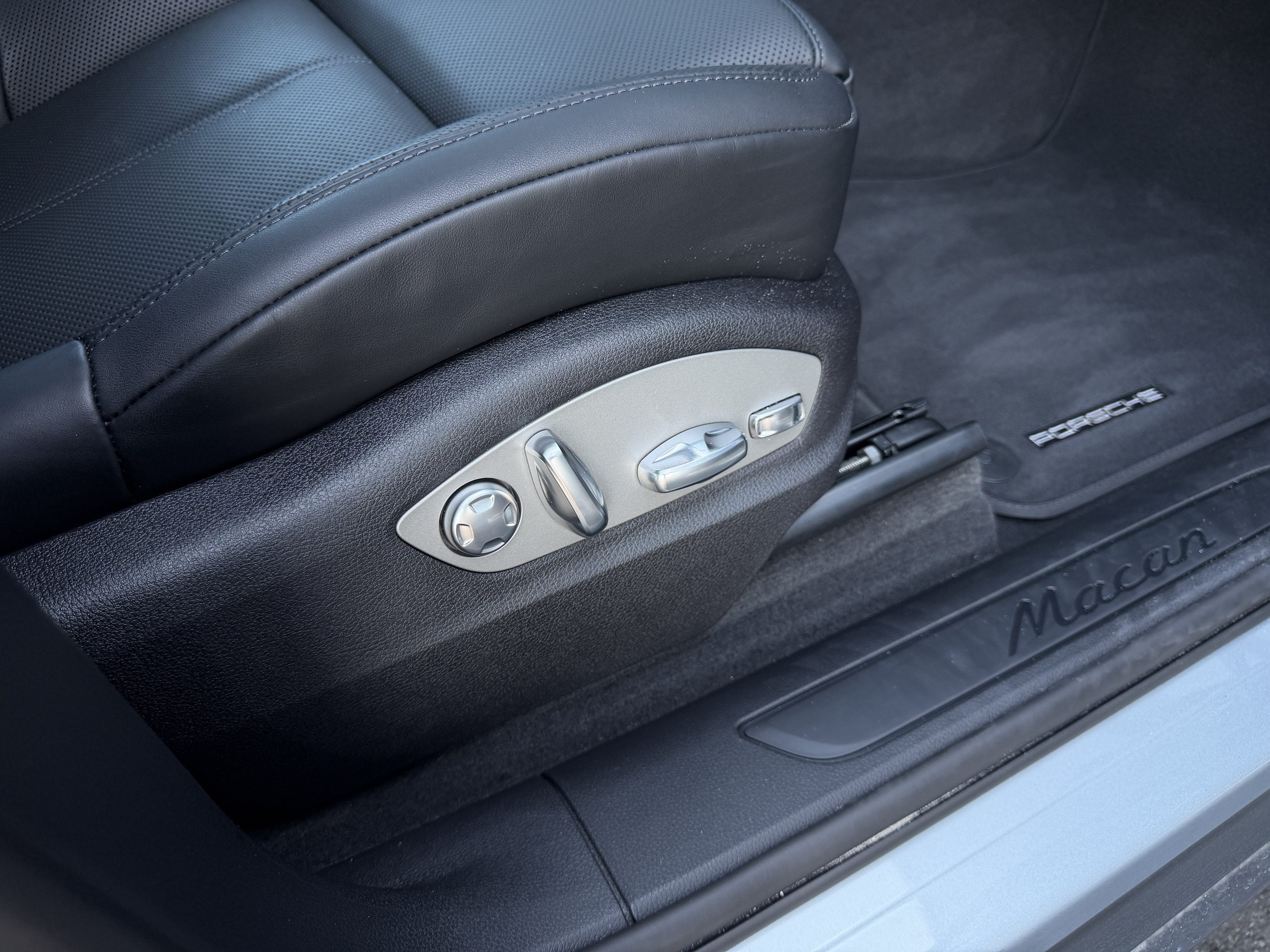 2026 Porsche Macan Base - Photo 36