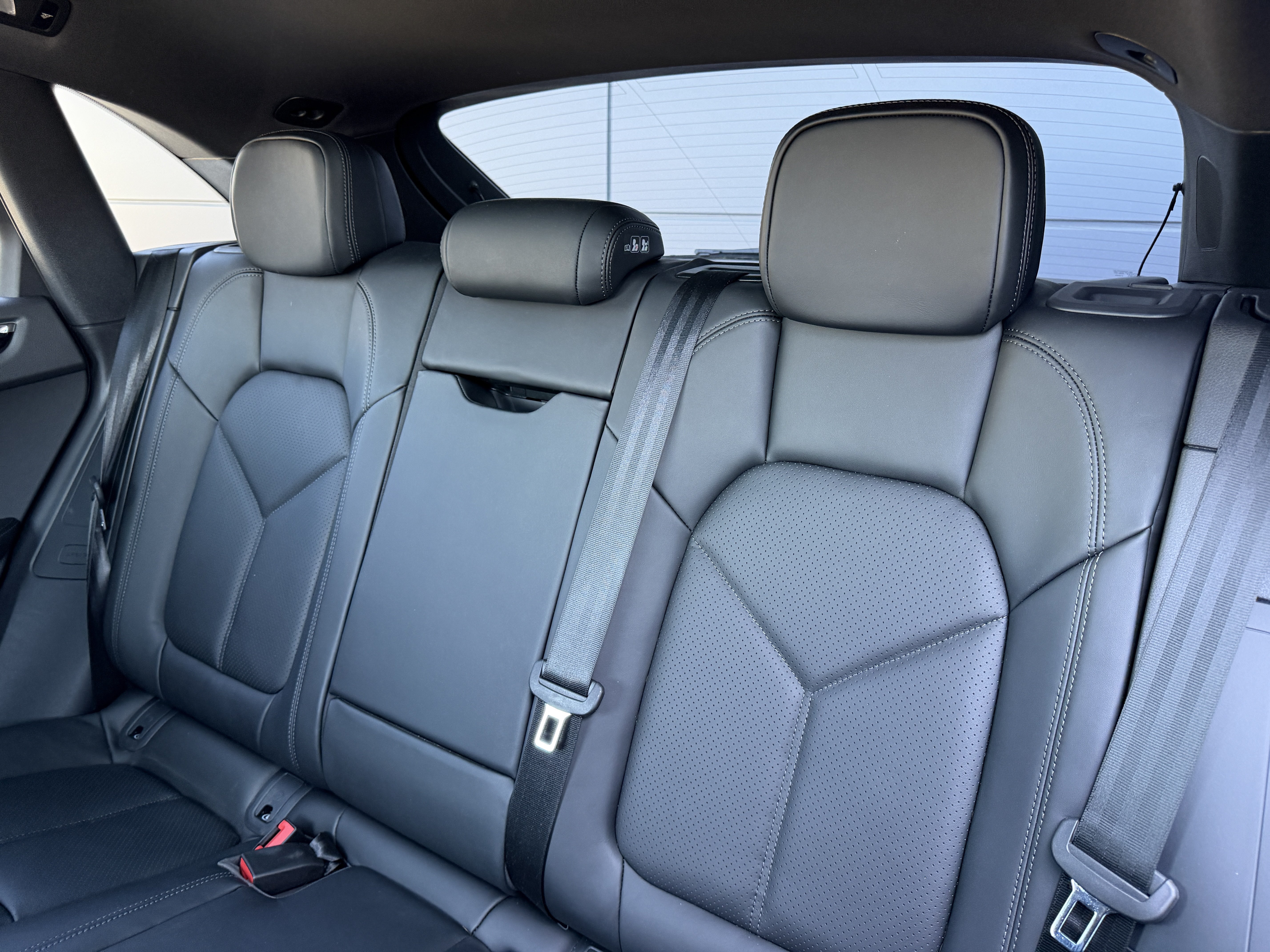2026 Porsche Macan Base - Photo 33