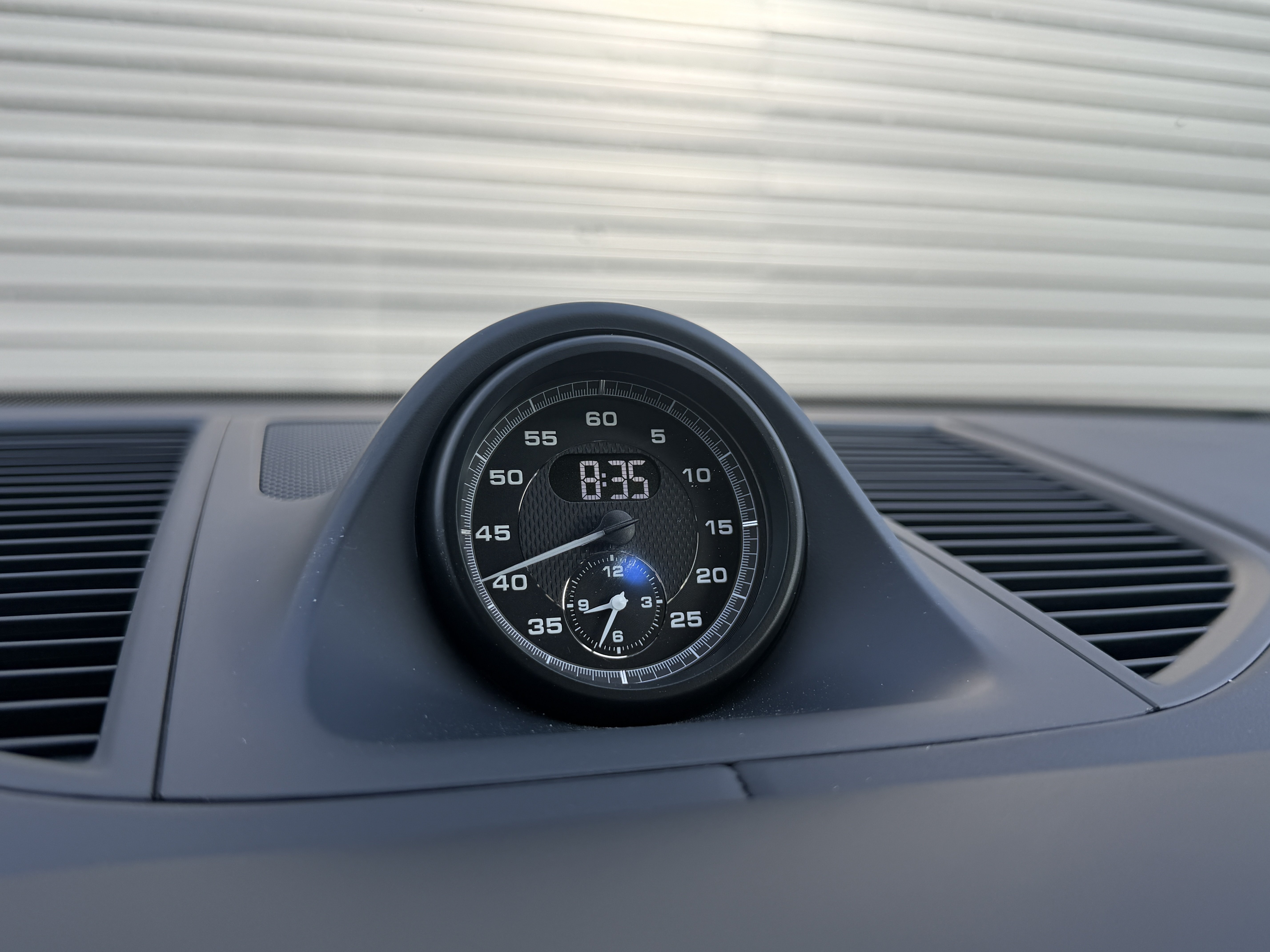 2026 Porsche Macan T - Photo 34