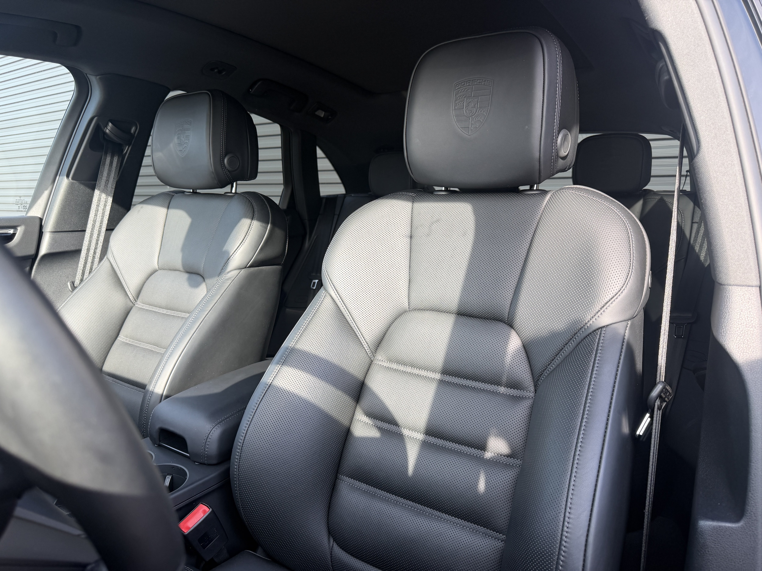 2026 Porsche Macan T - Photo 15