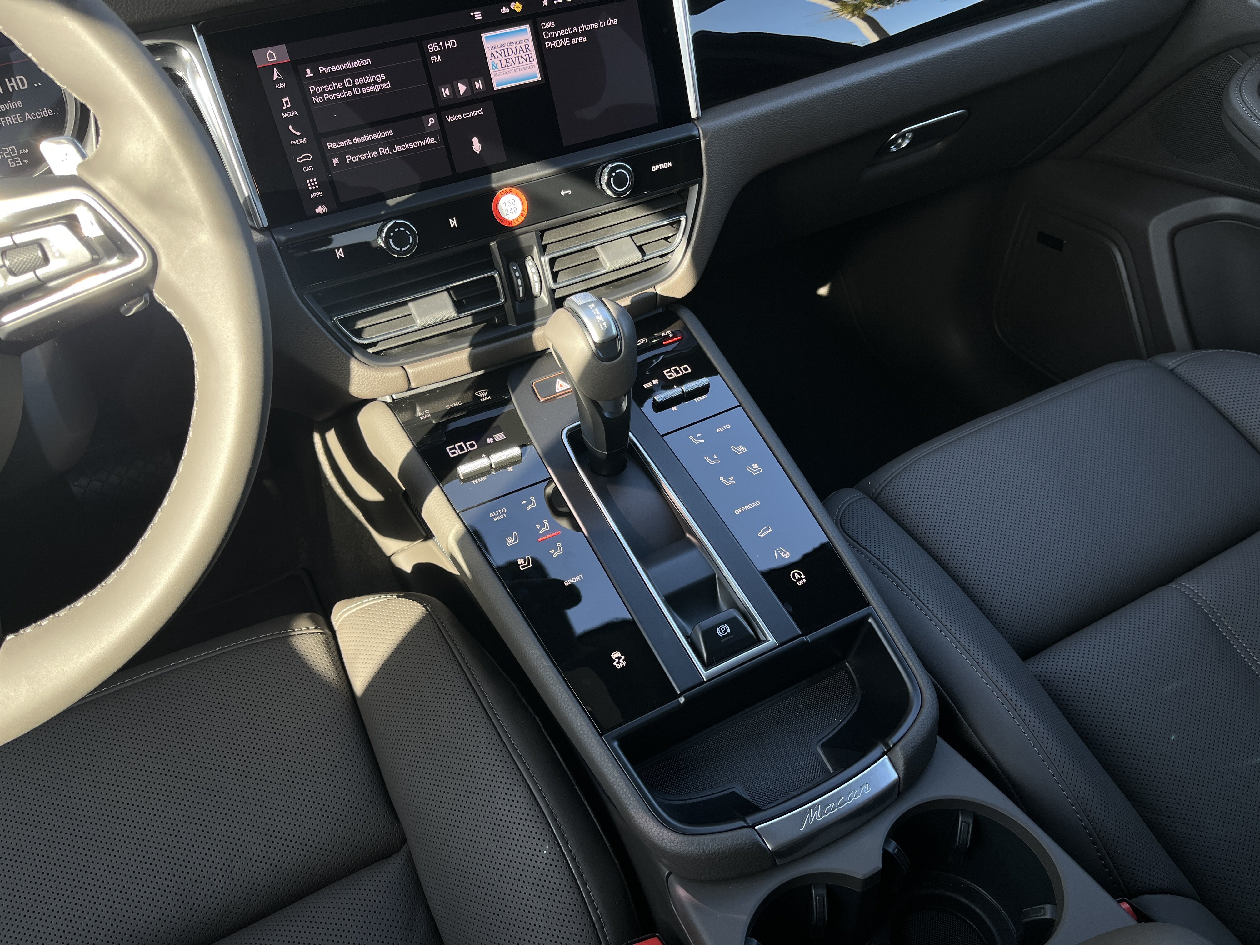 2026 Porsche Macan Base - Photo 24