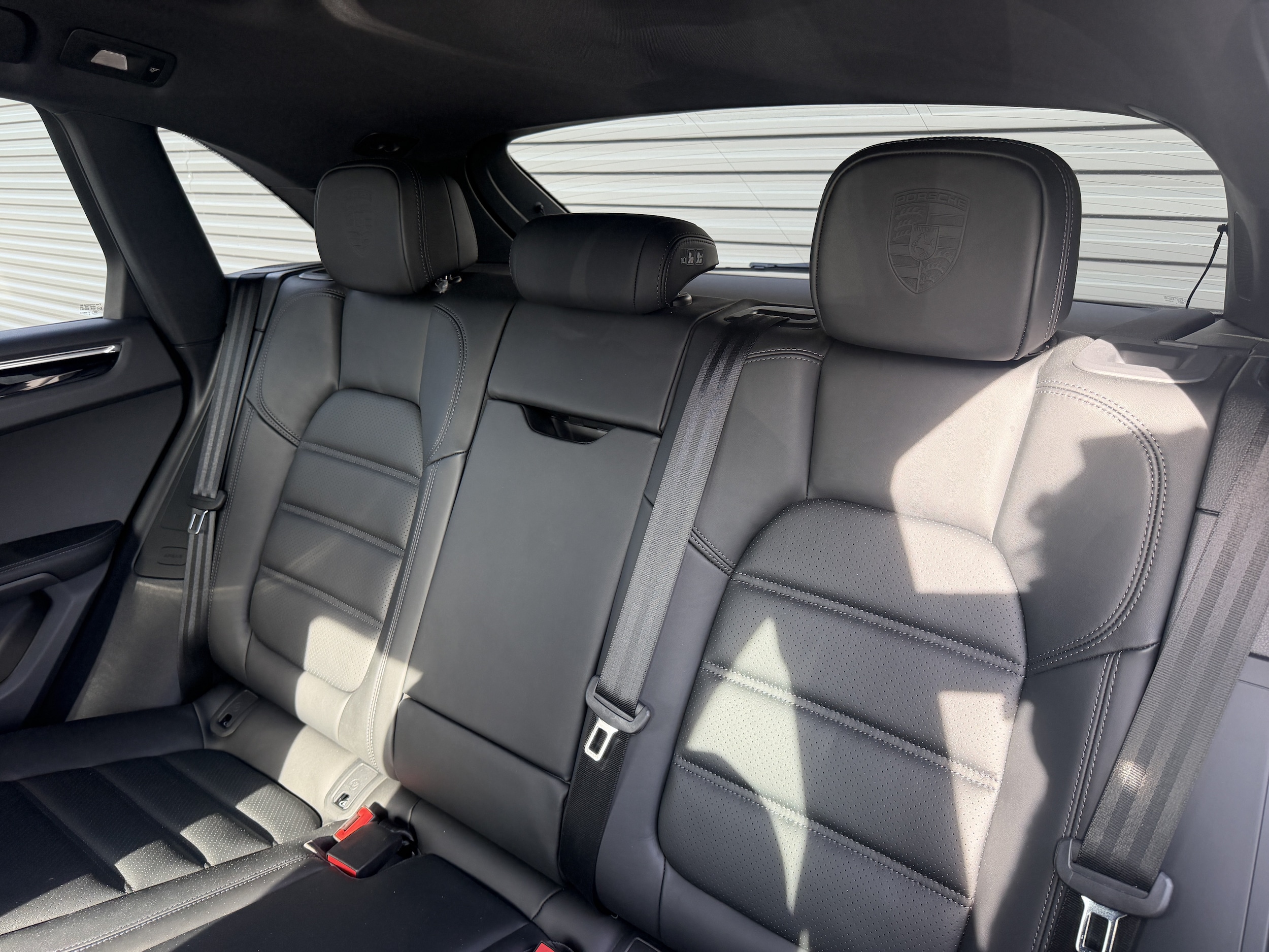 2026 Porsche Macan T - Photo 17