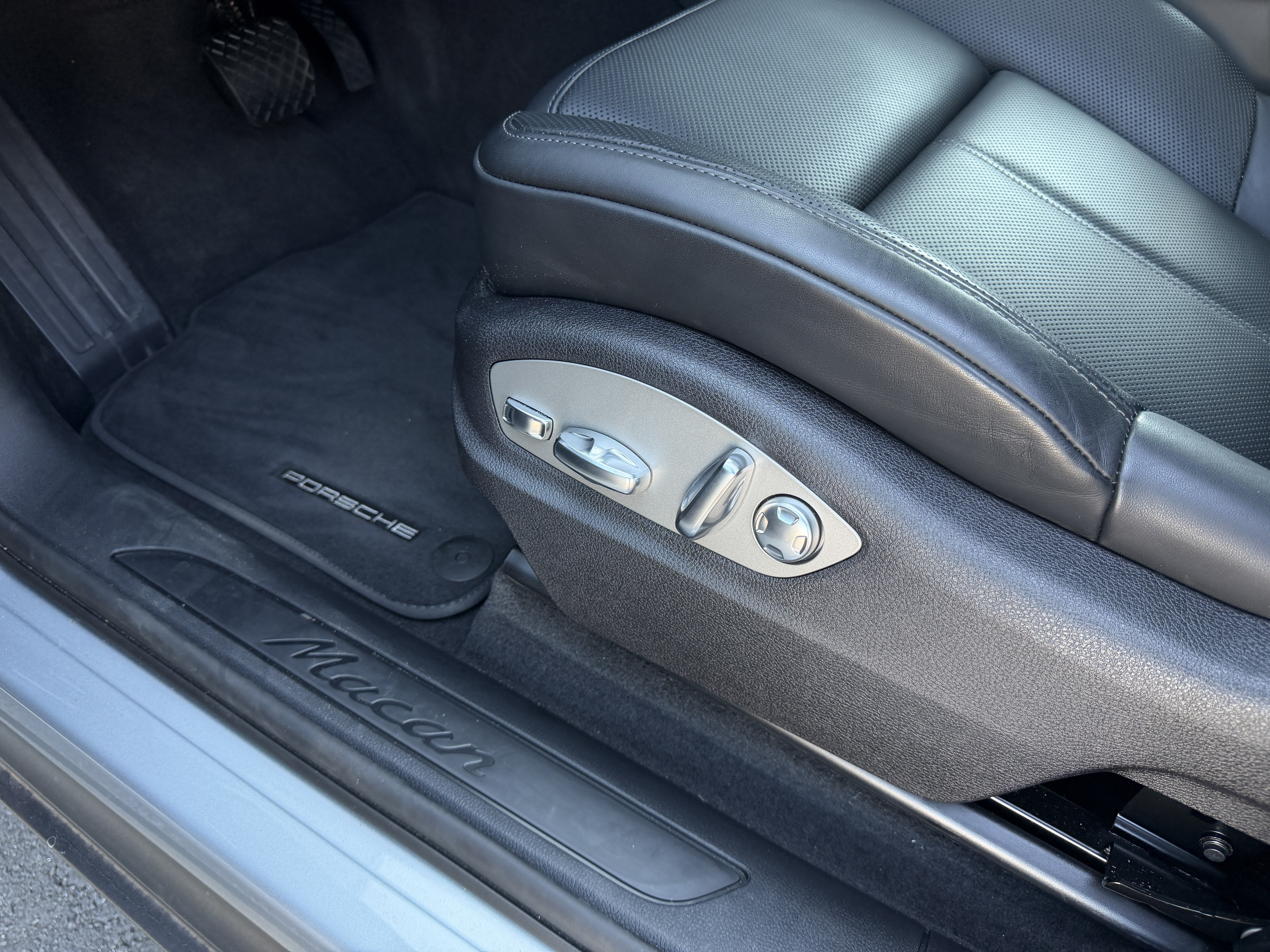 2026 Porsche Macan Base - Photo 31