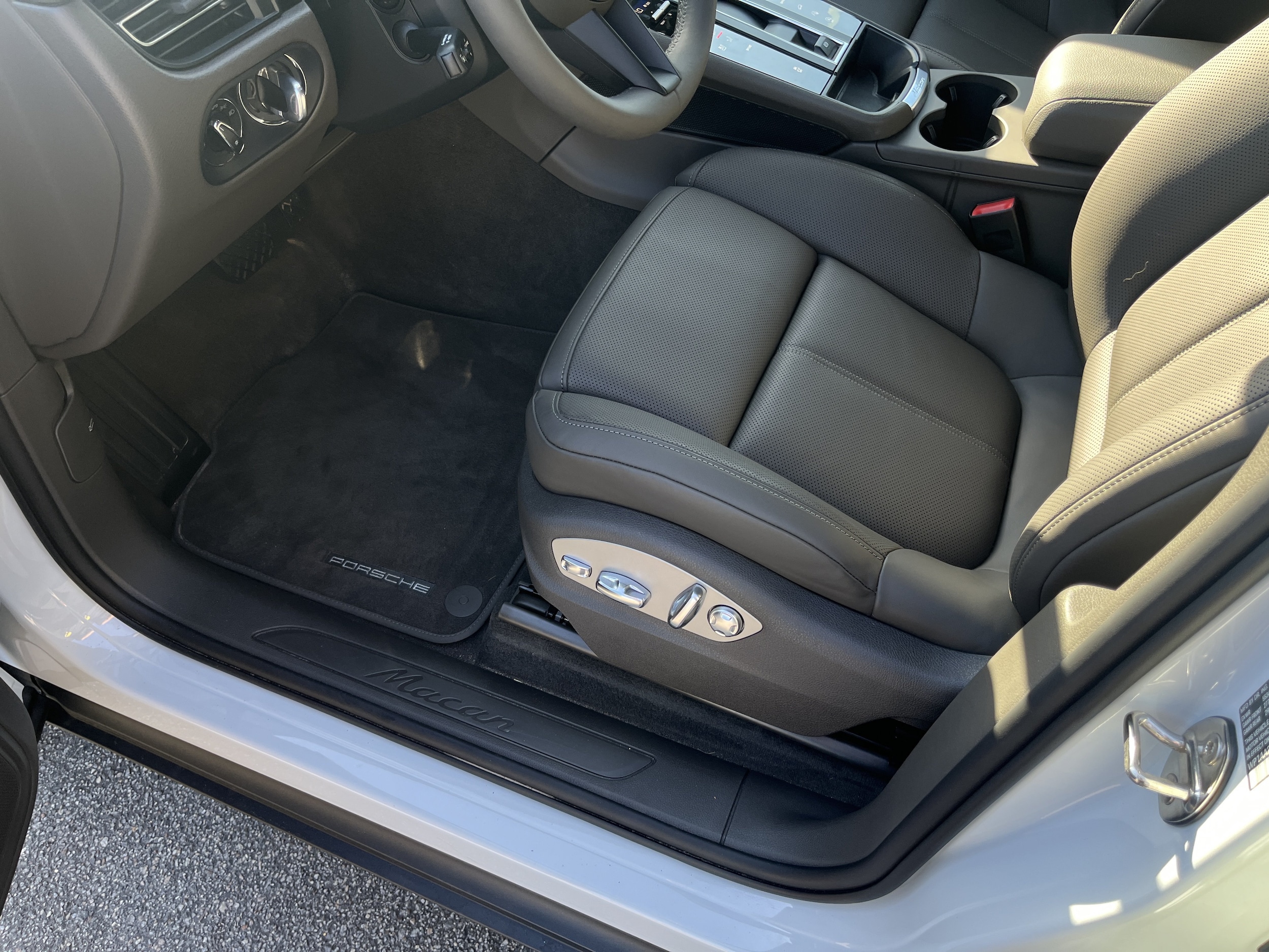 2026 Porsche Macan Base - Photo 15