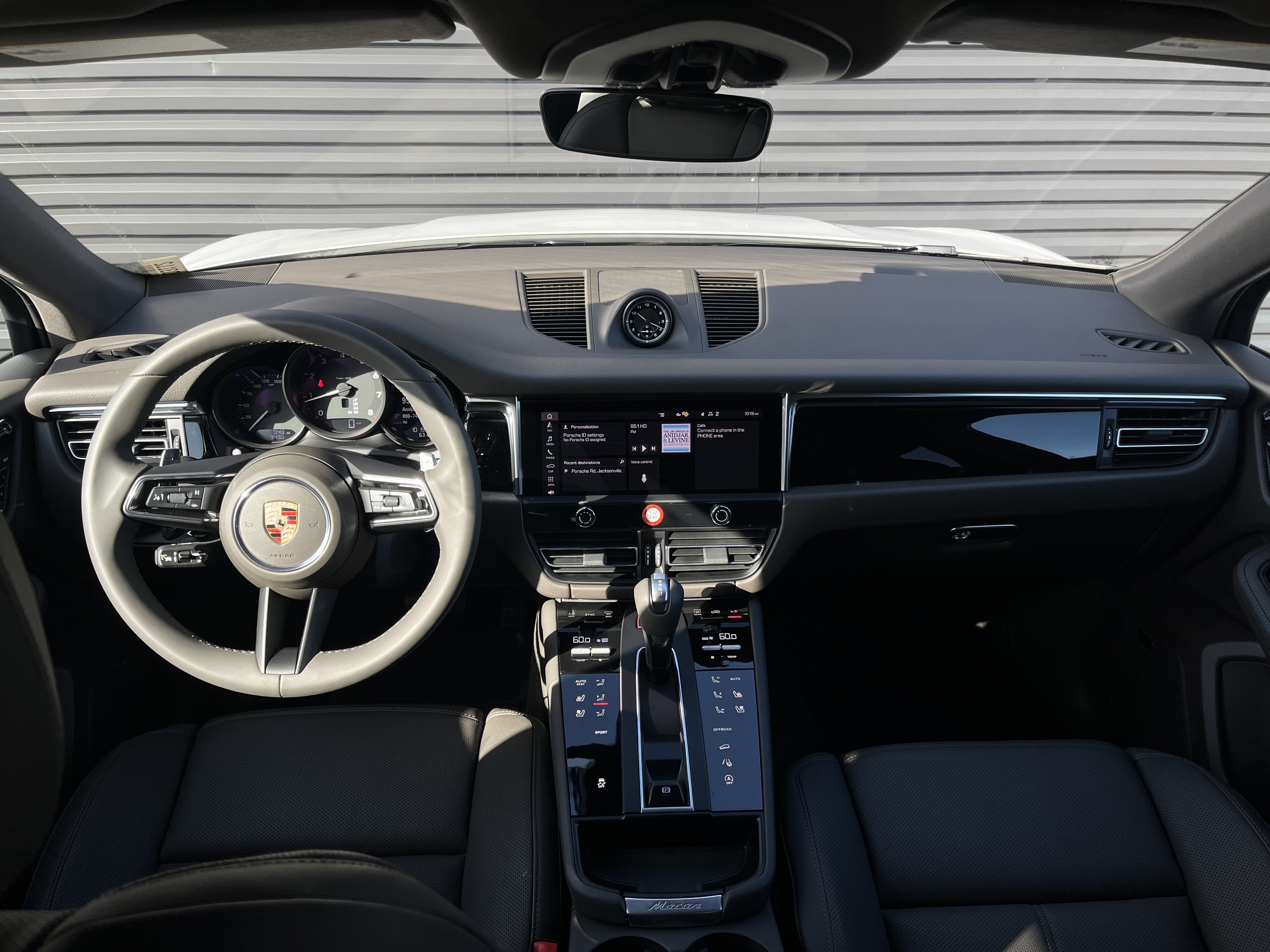 2026 Porsche Macan Base - Photo 25