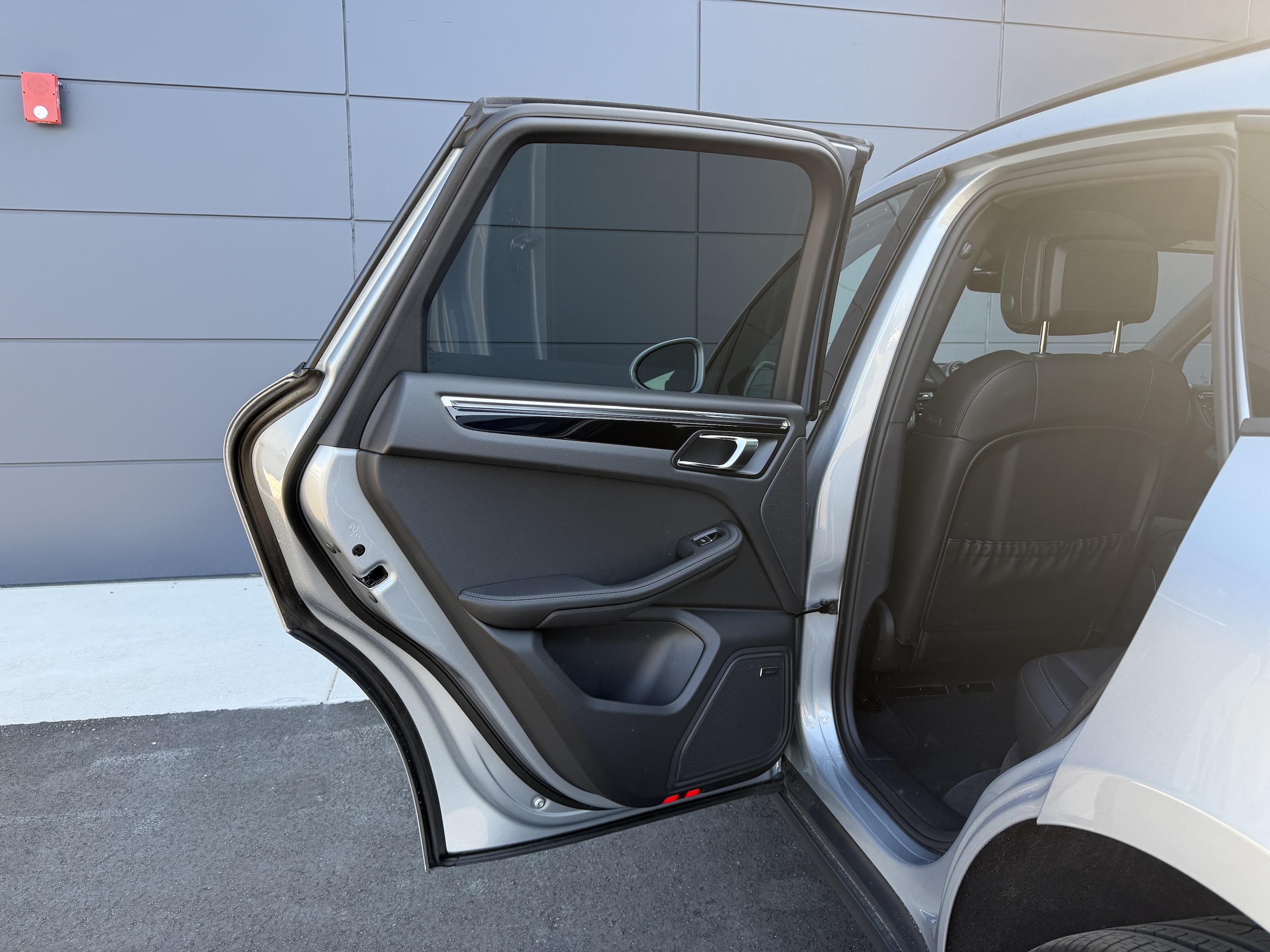 2026 Porsche Macan Base - Photo 17