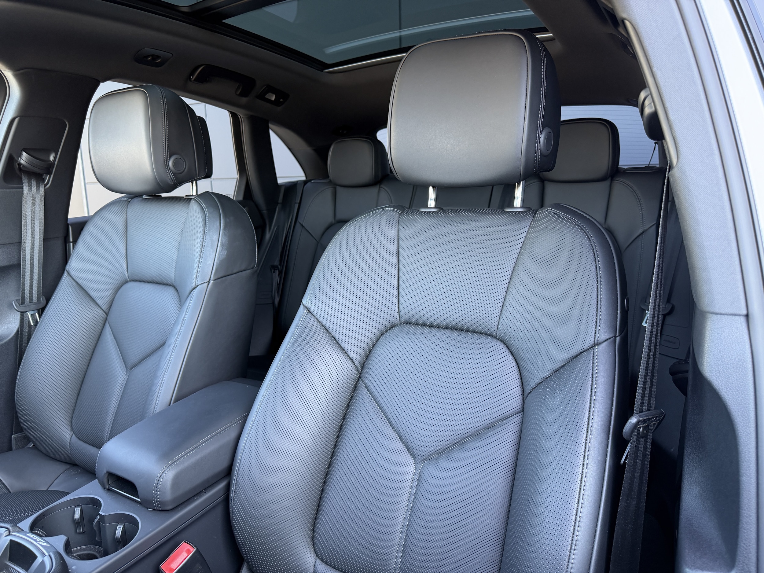 2026 Porsche Macan Base - Photo 5