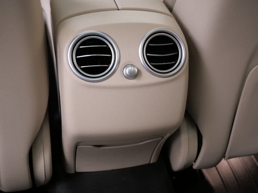 2021 Mercedes-Benz GLC