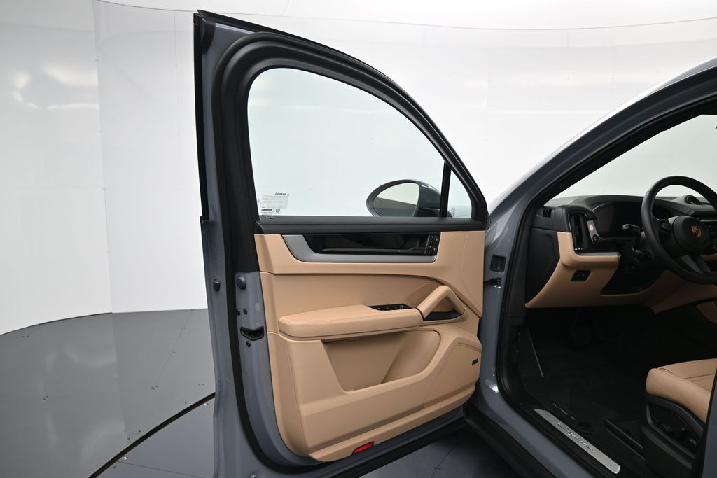 2026 Porsche Cayenne Coupe E-Hybrid - Photo 16