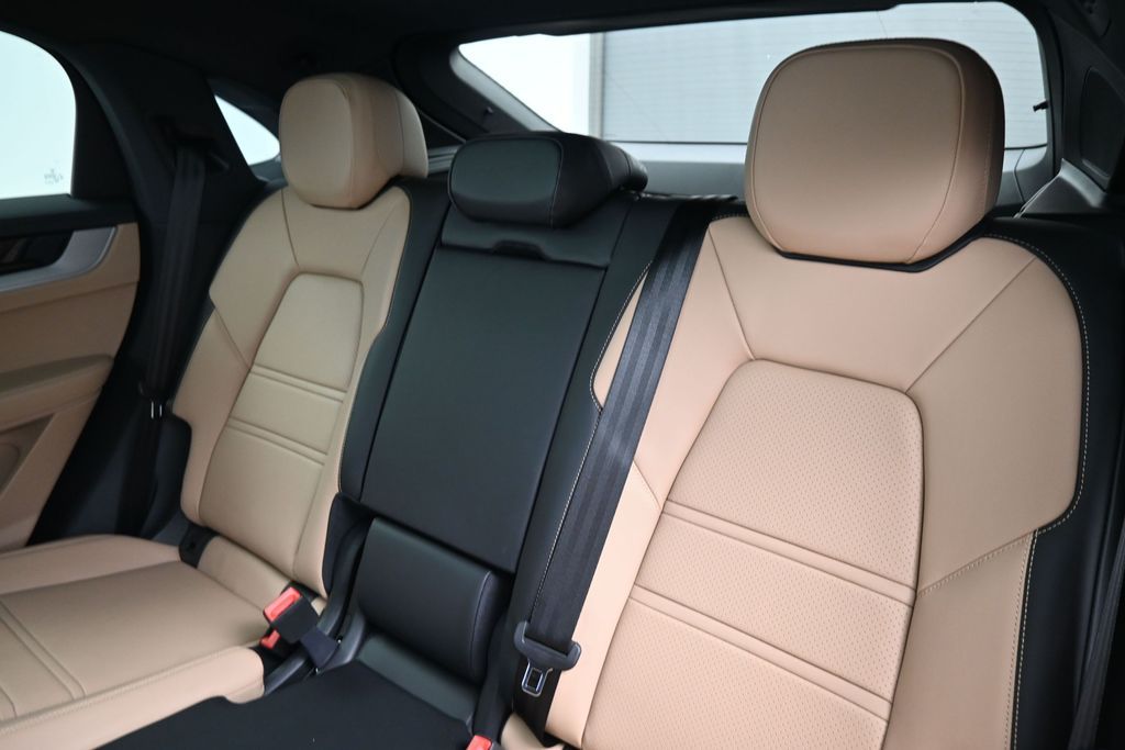 2026 Porsche Cayenne Coupe E-Hybrid - Photo 6