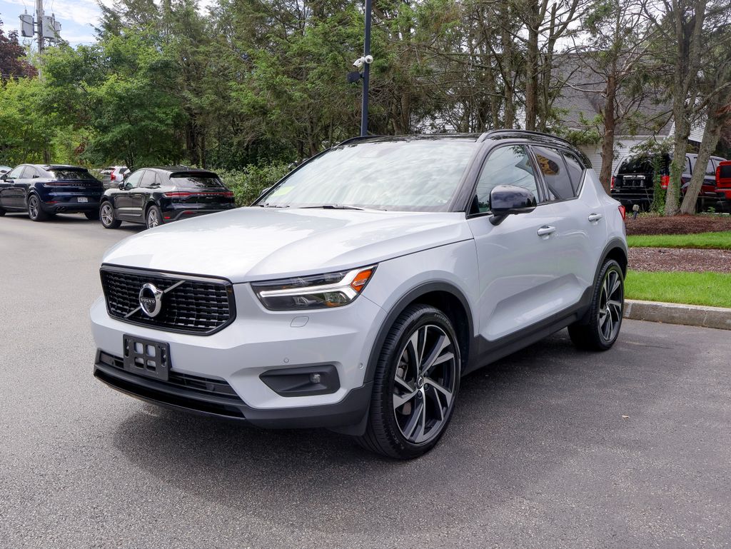 2022 Volvo XC40