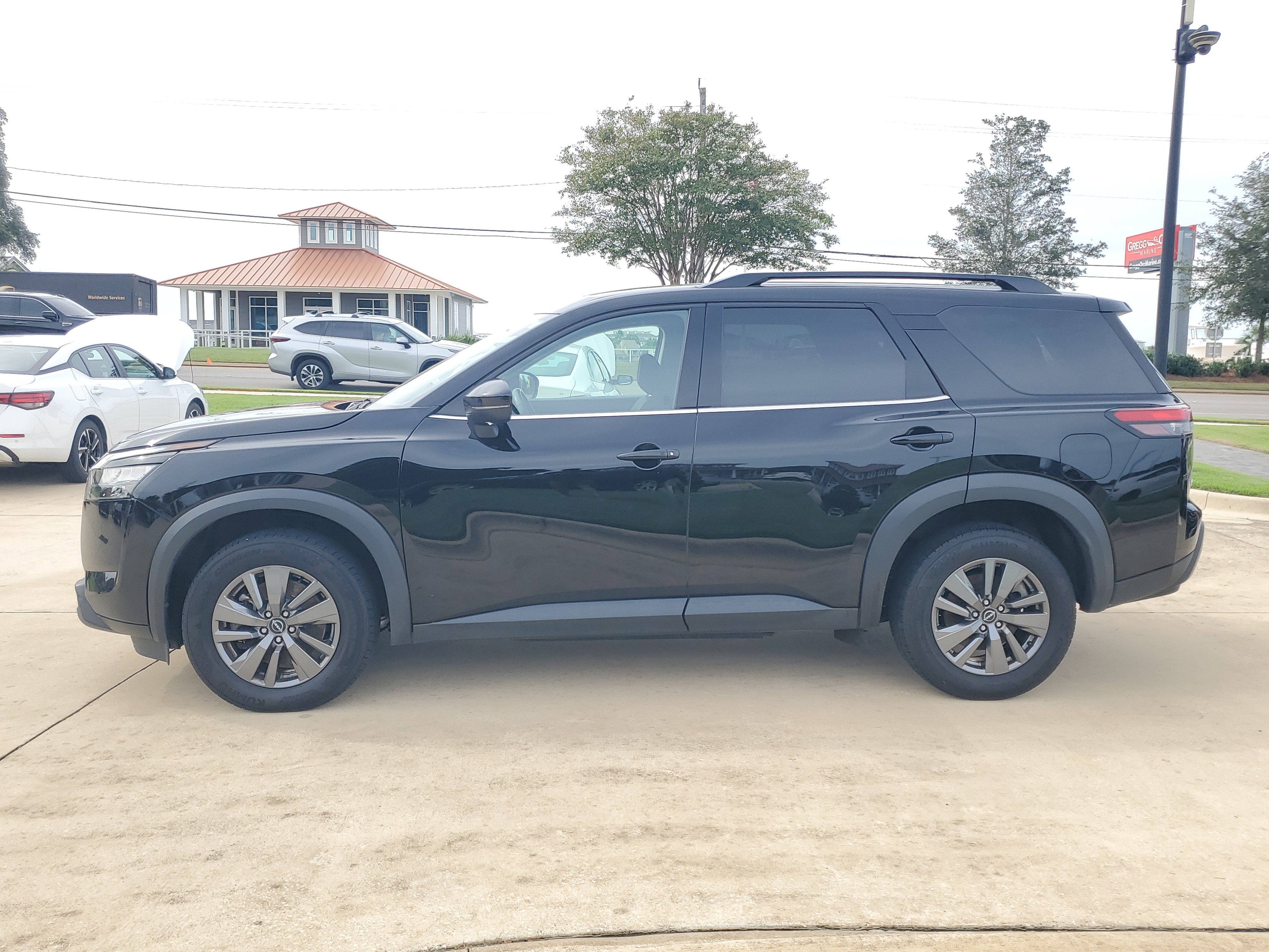Used 2024 Nissan Pathfinder SV SUV