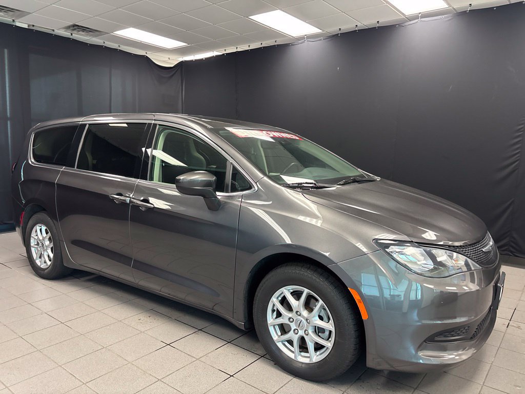 2023 Chrysler Voyager