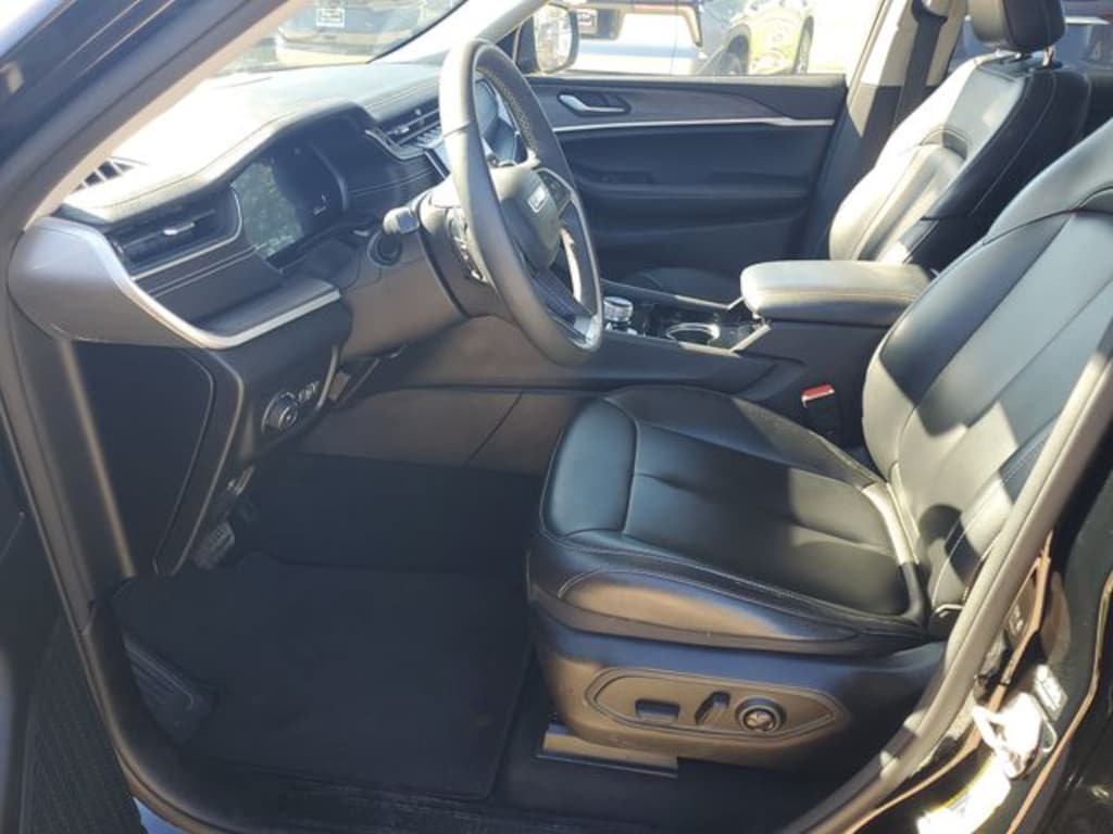 Used 2023 Jeep Grand Cherokee Limited SUV
