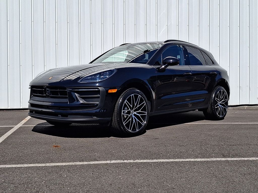 2026 Porsche Macan Base