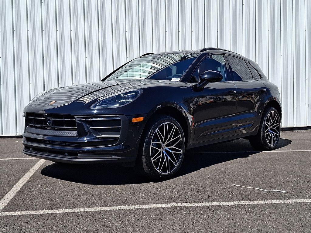 2026 Porsche Macan Base