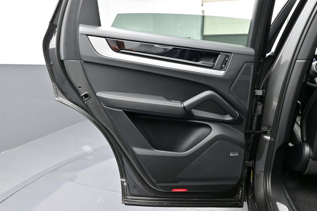 2024 Porsche Cayenne Base - Photo 13