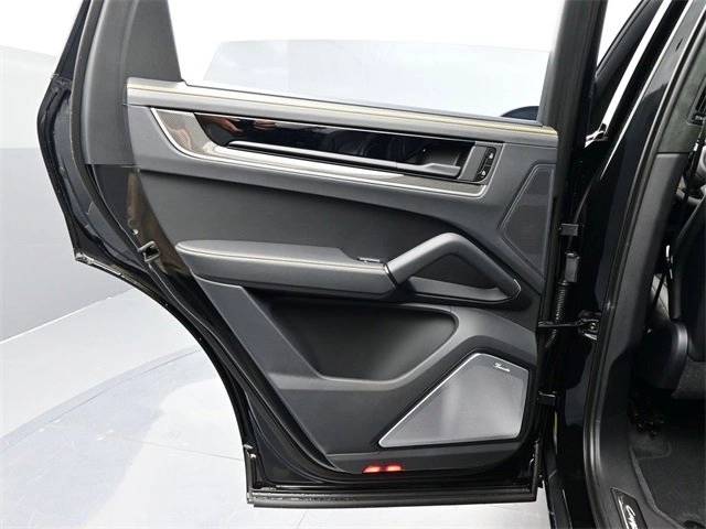 2026 Porsche Cayenne Turbo E-Hybrid - Photo 23