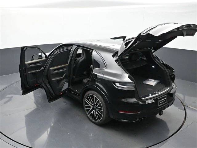 2026 Porsche Cayenne Turbo E-Hybrid - Photo 13
