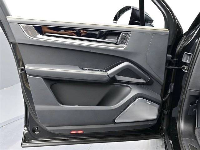2026 Porsche Cayenne Turbo E-Hybrid - Photo 18