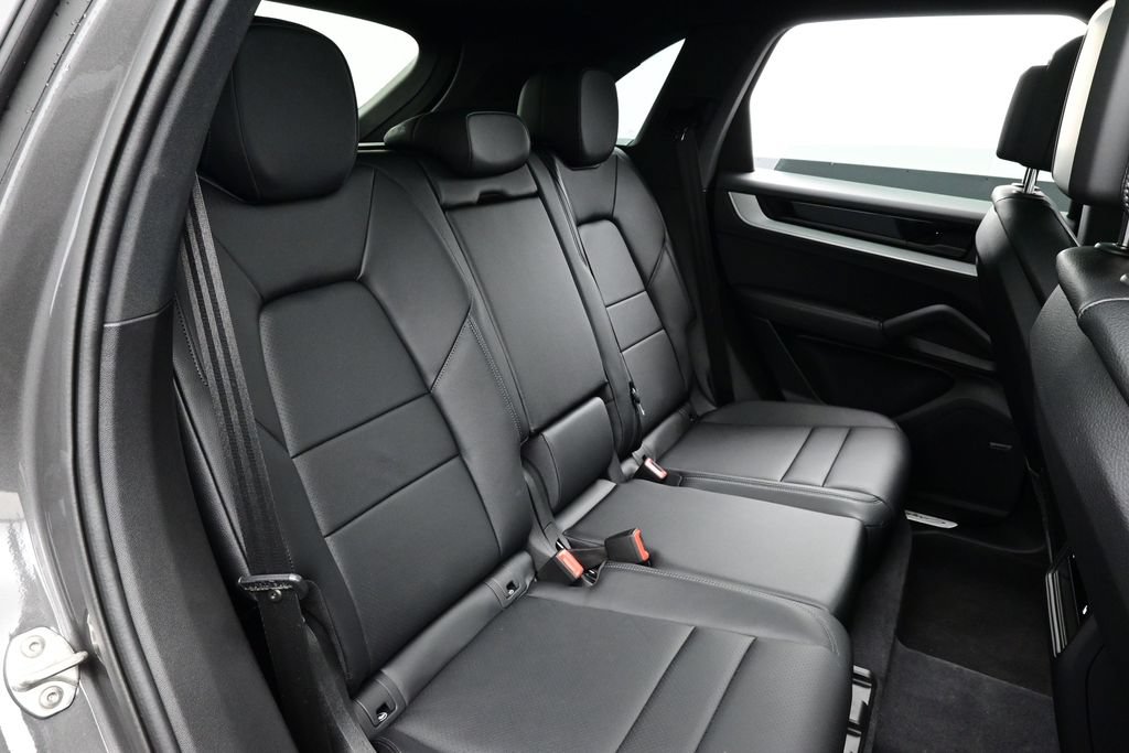 2024 Porsche Cayenne Base - Photo 17