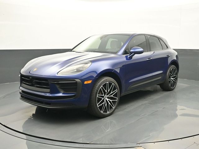 2025 Porsche Macan SUV