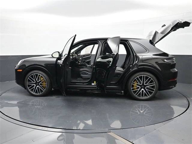 2026 Porsche Cayenne Turbo E-Hybrid - Photo 14